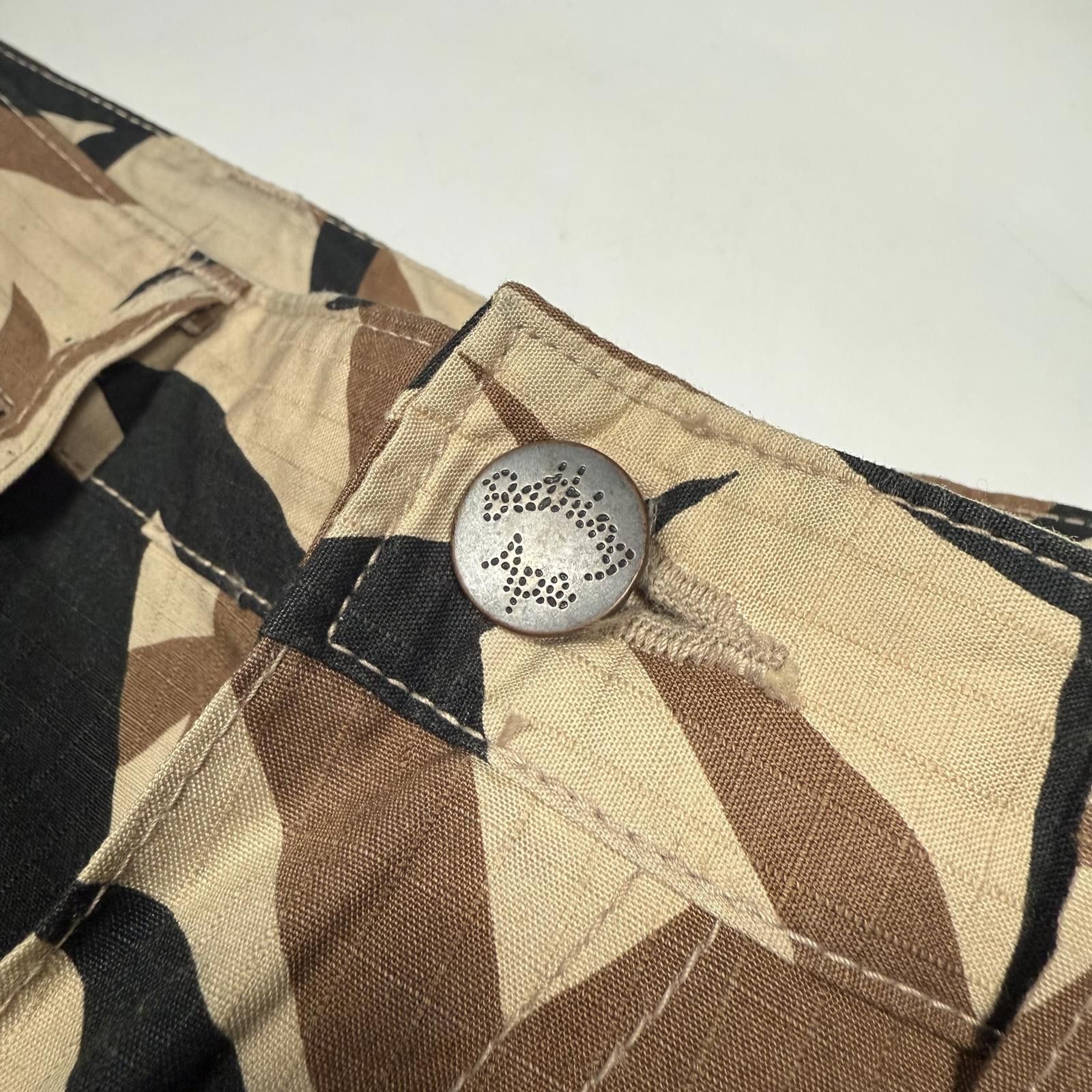 Bape × Vintage Tribal Camo Trousers Size US 31 - 5 Thumbnail