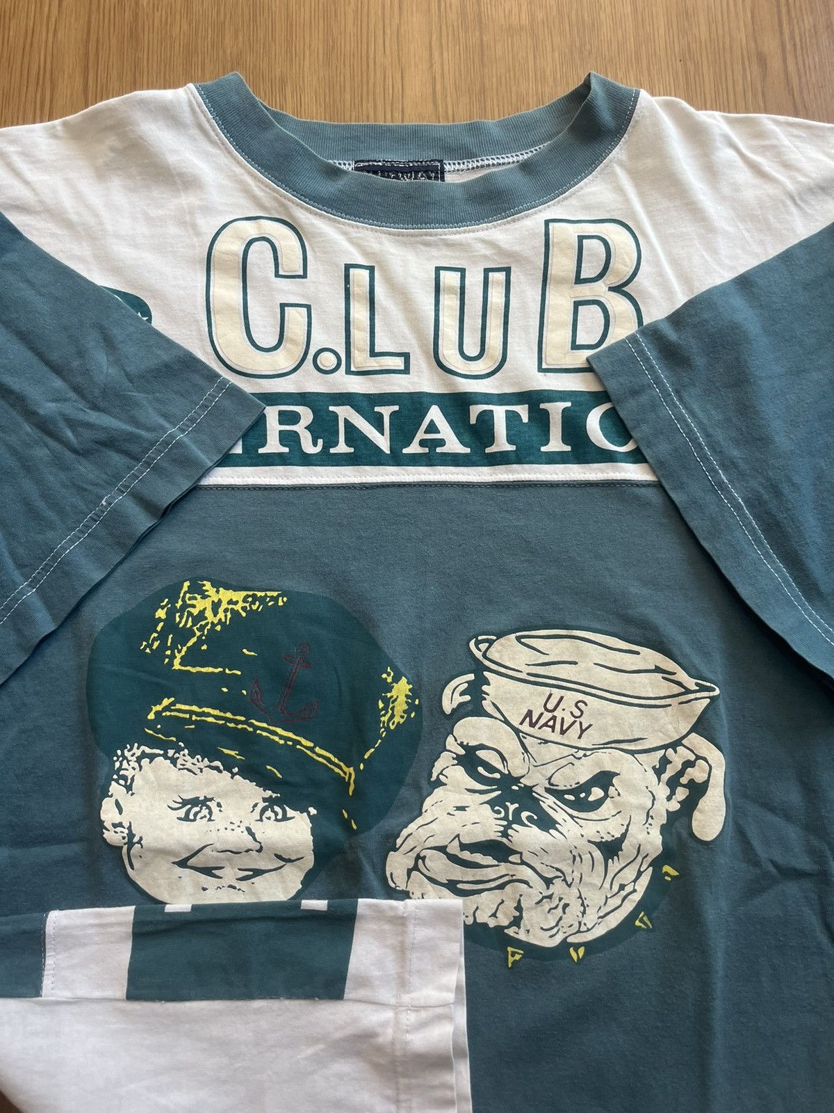 Vintage Vtg International Sport and NAVY ( AOP ) 90’s Tshirt Size US L / EU 52-54 / 3 - 9 Thumbnail