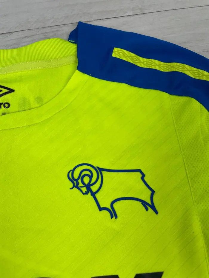 Umbro Umbro DERBY COUNTY 2017 2018 AWAY SHIRT SOCCER JERSEY Size US L / EU 52-54 / 3 - 5 Thumbnail