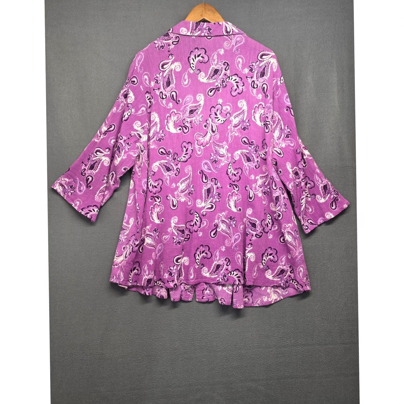 Vintage Woman Within Top Womens 3X Purple Paisley Button Front V Neck Stretch Shirt Females Size XXL / US 16-18 / IT 52-54 - 2 Thumbnail