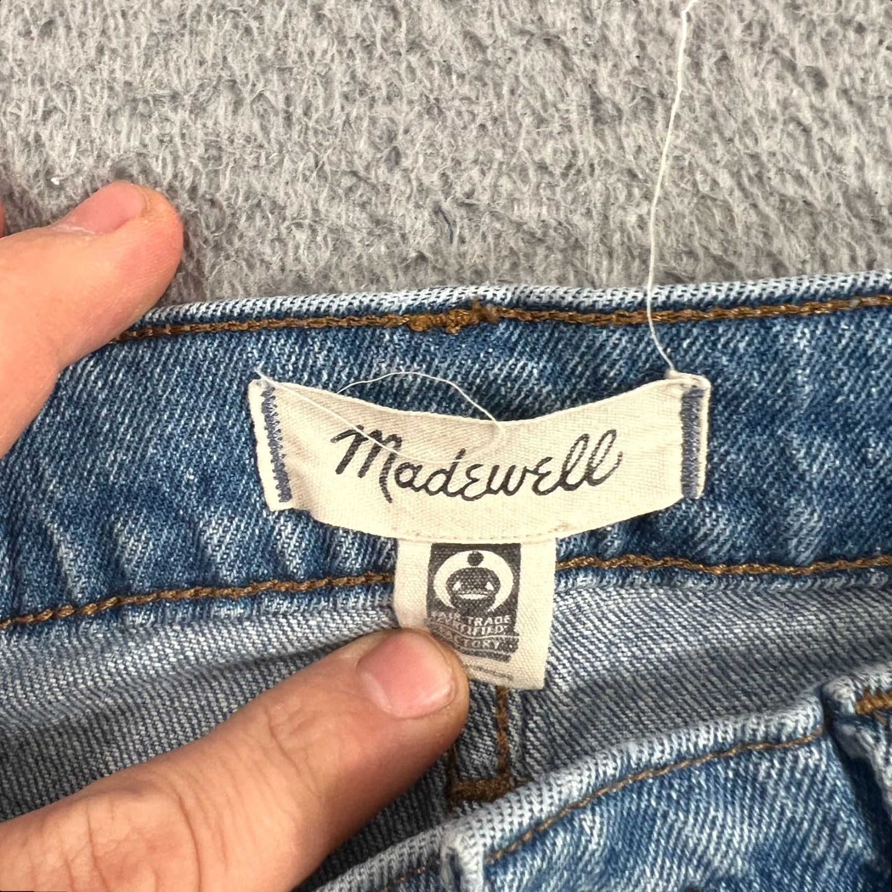 Madewell Madewell The Mid Rise Perfect Vintage Jean Women's Size 25 Light Wash Distressed Jeans Size 42" / US 20 - 7 Thumbnail