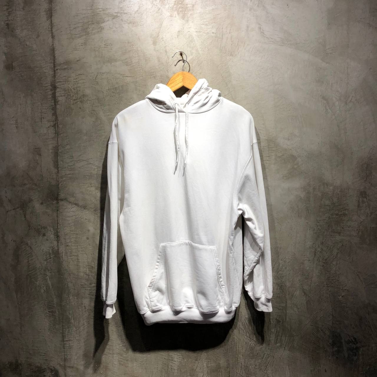 Balenciaga Balenciaga FW17 Back Logo spell out hoodie Size US S / EU 44-46 / 1 - 3 Thumbnail