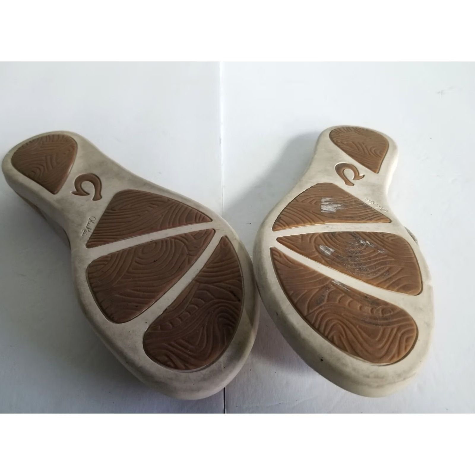 Olukai OluKai Honu Beige Leather Flip Flop Sandal Women Size 9 Size US 9 / IT 39 - 7 Thumbnail