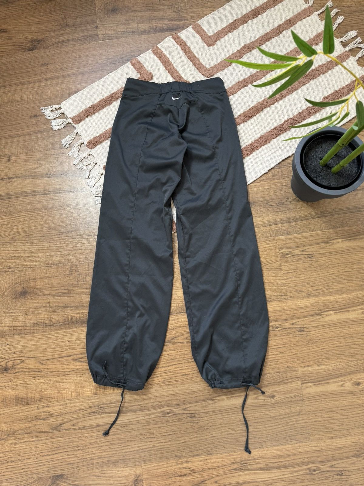 Nike VINTAGE NIKE NYLON DRAWSTRING PANTS Size 28" / US 6 / IT 42 - 2 Thumbnail