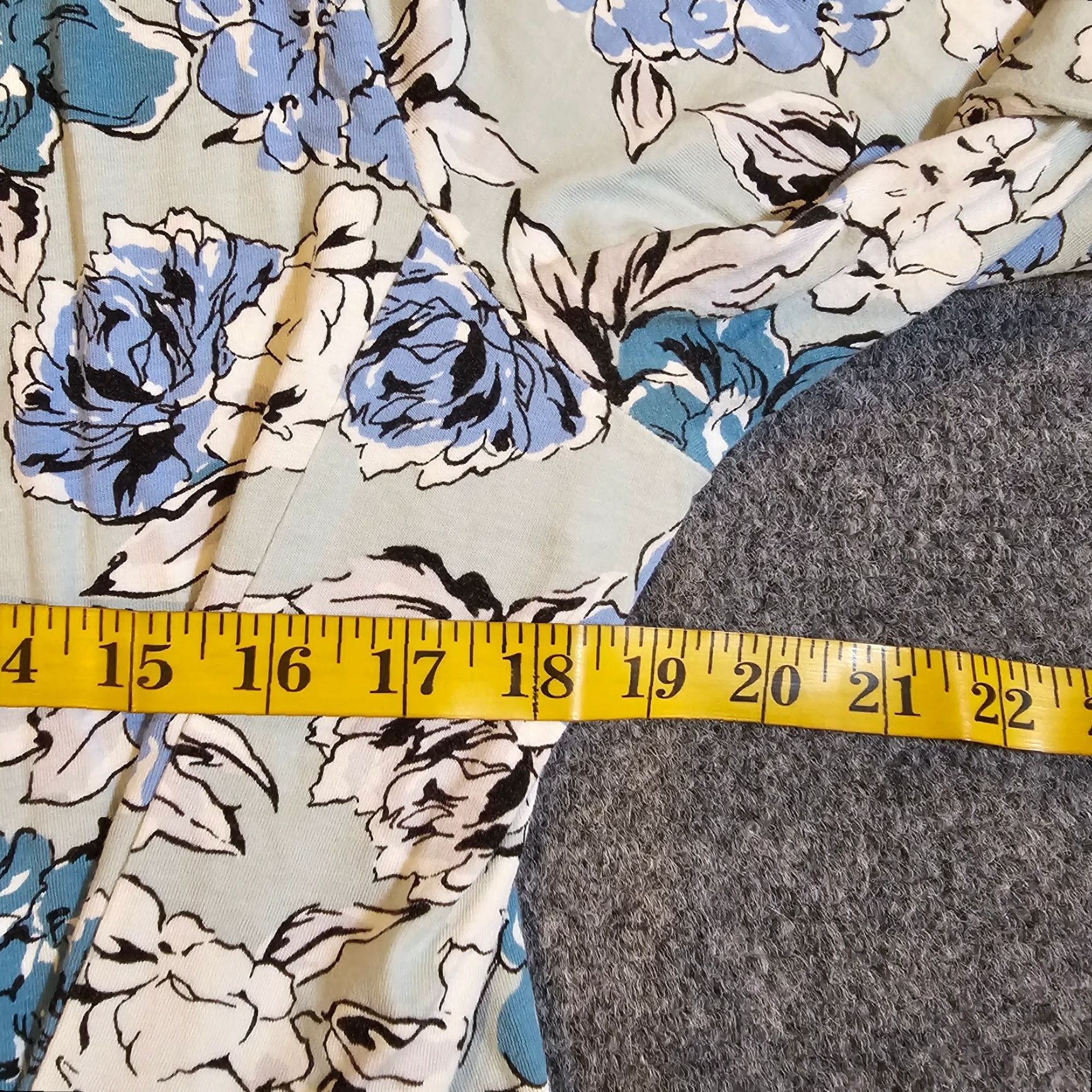 Talbots Talbots Blouse Women 0X Blue Floral V-Neck Faux Wrap 3/4 Sleeve Stretch Career Shirt Size XL / US 12-14 / IT 48-50 - 5 Thumbnail