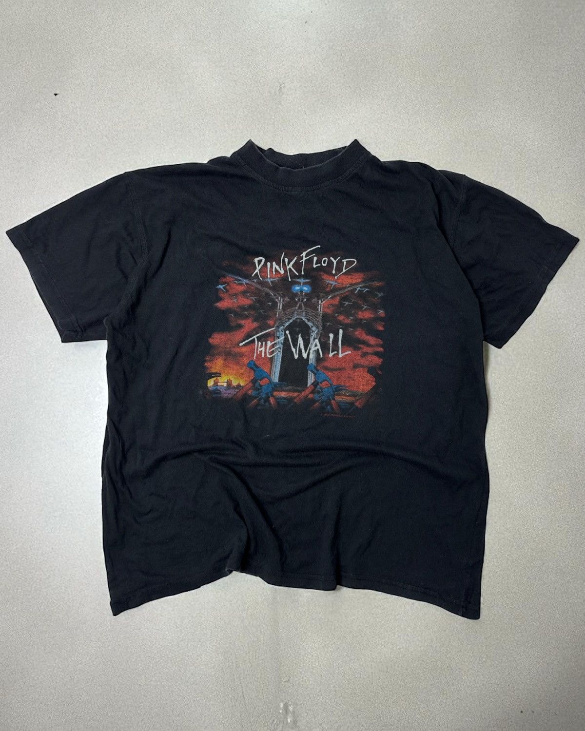 Vintage Vintage 2002 Pink Floyd The Wall tee rock metal band 90s 