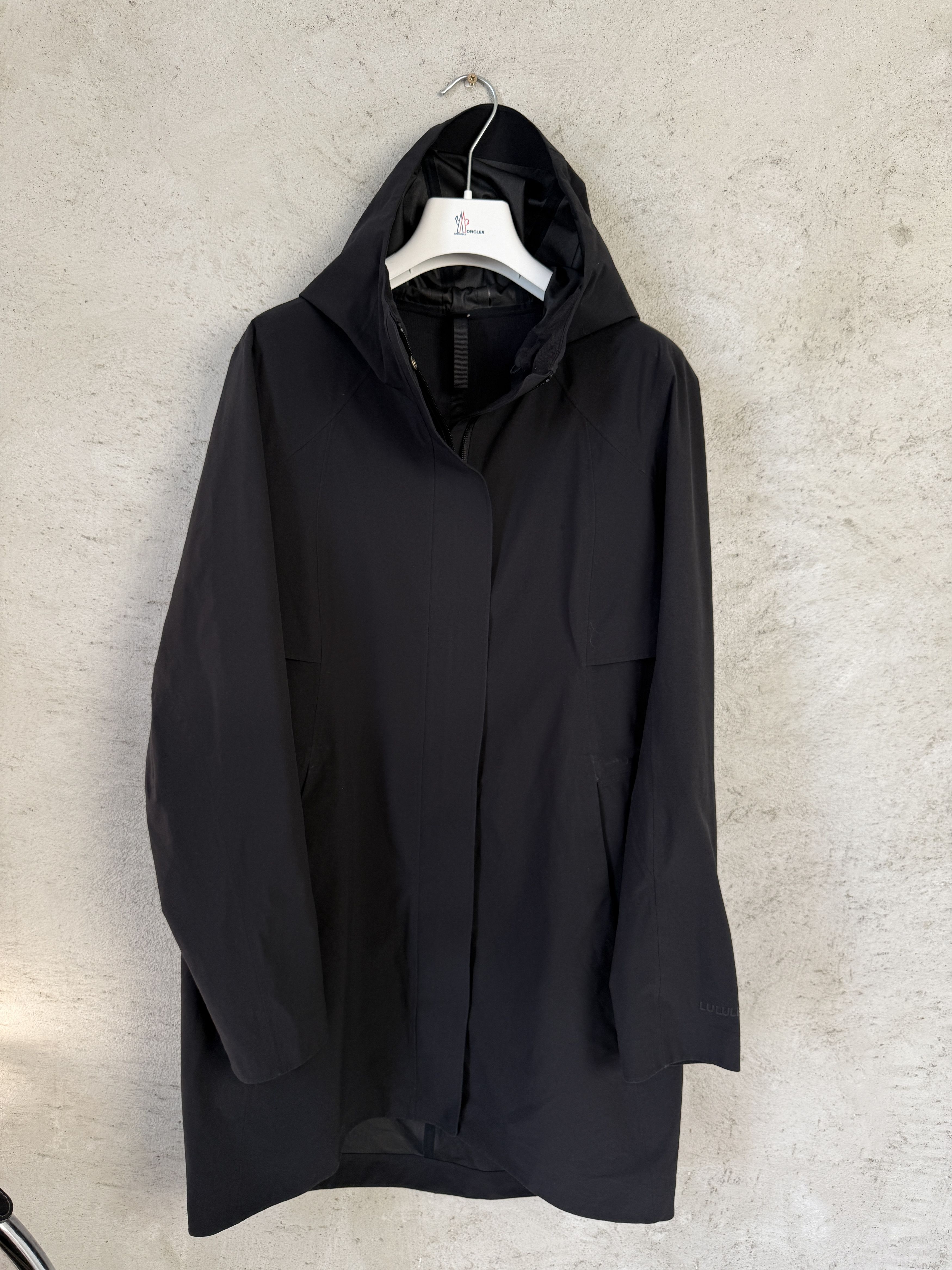 Lululemon Lululemon Rain Rebel coat jacket sport gym pilates Size L / US 10 / IT 46 - 1 Thumbnail