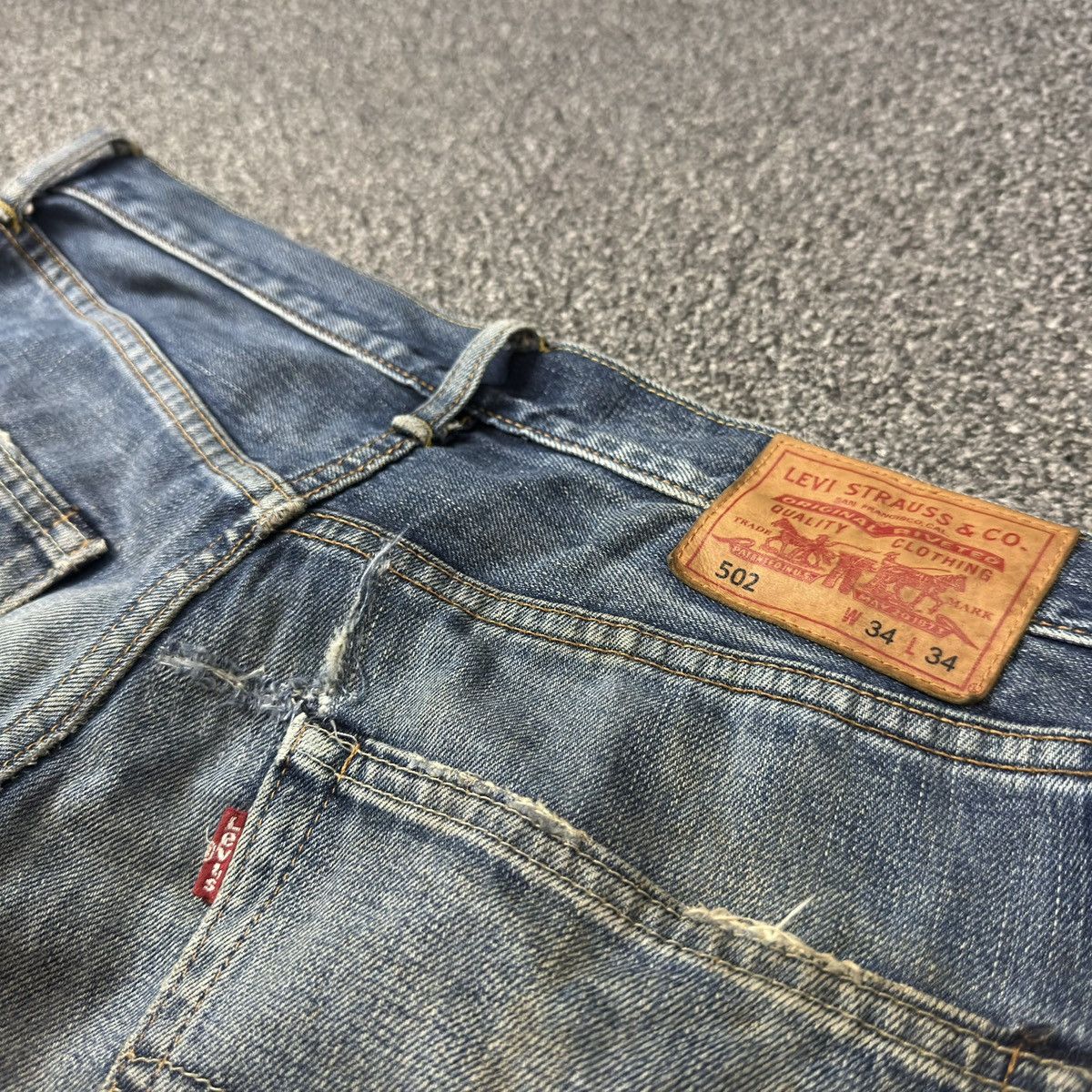 Engineered Garments × Levi's Vintage y2k Levis 502 Thrashed Distressed Dirty Washed Denim Size US 34 / EU 50 - 9 Thumbnail
