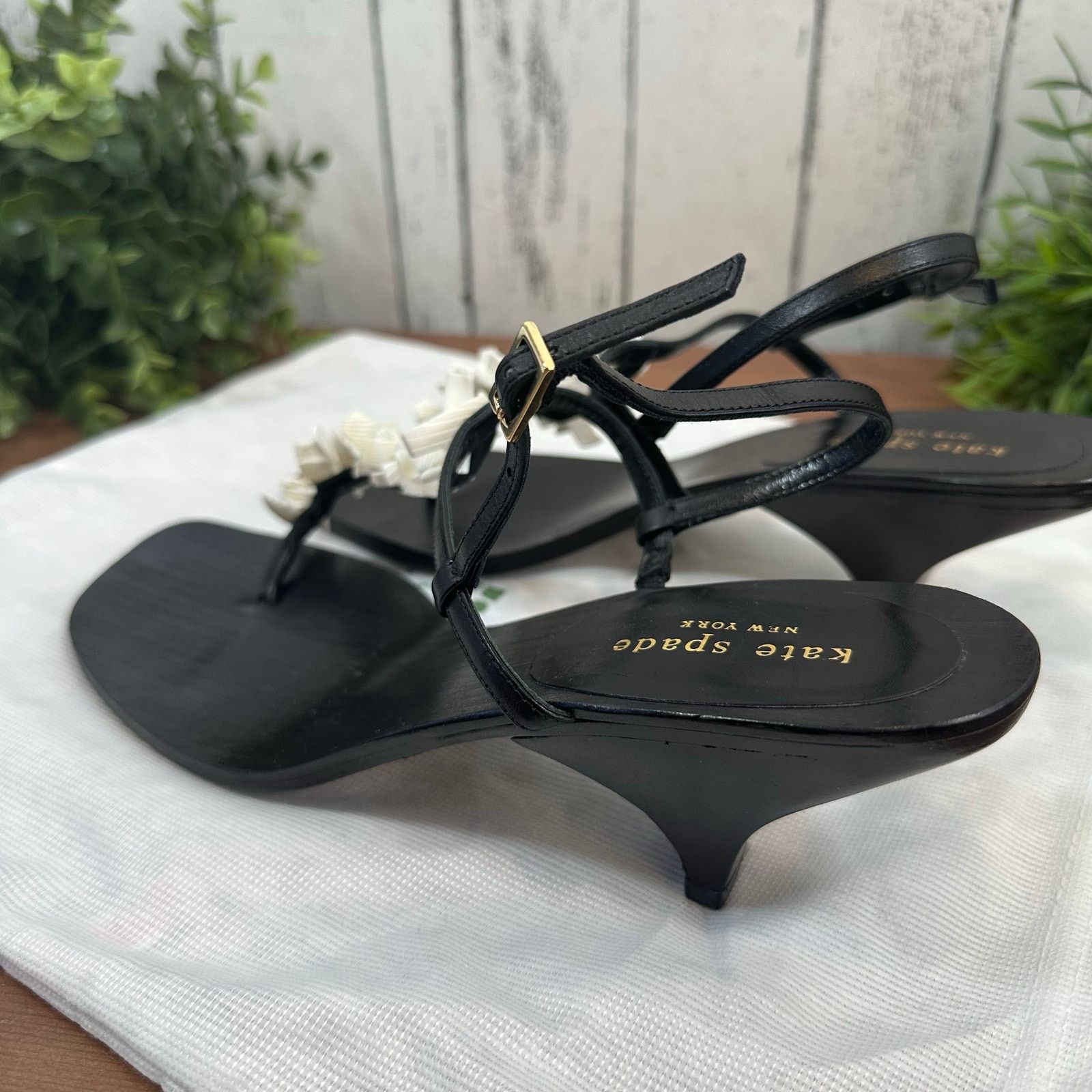 Kate Spade Kate Spade T Strap Slingback Seashells Sandals Size 7.5 Size US 7.5 / IT 37.5 - 5 Thumbnail