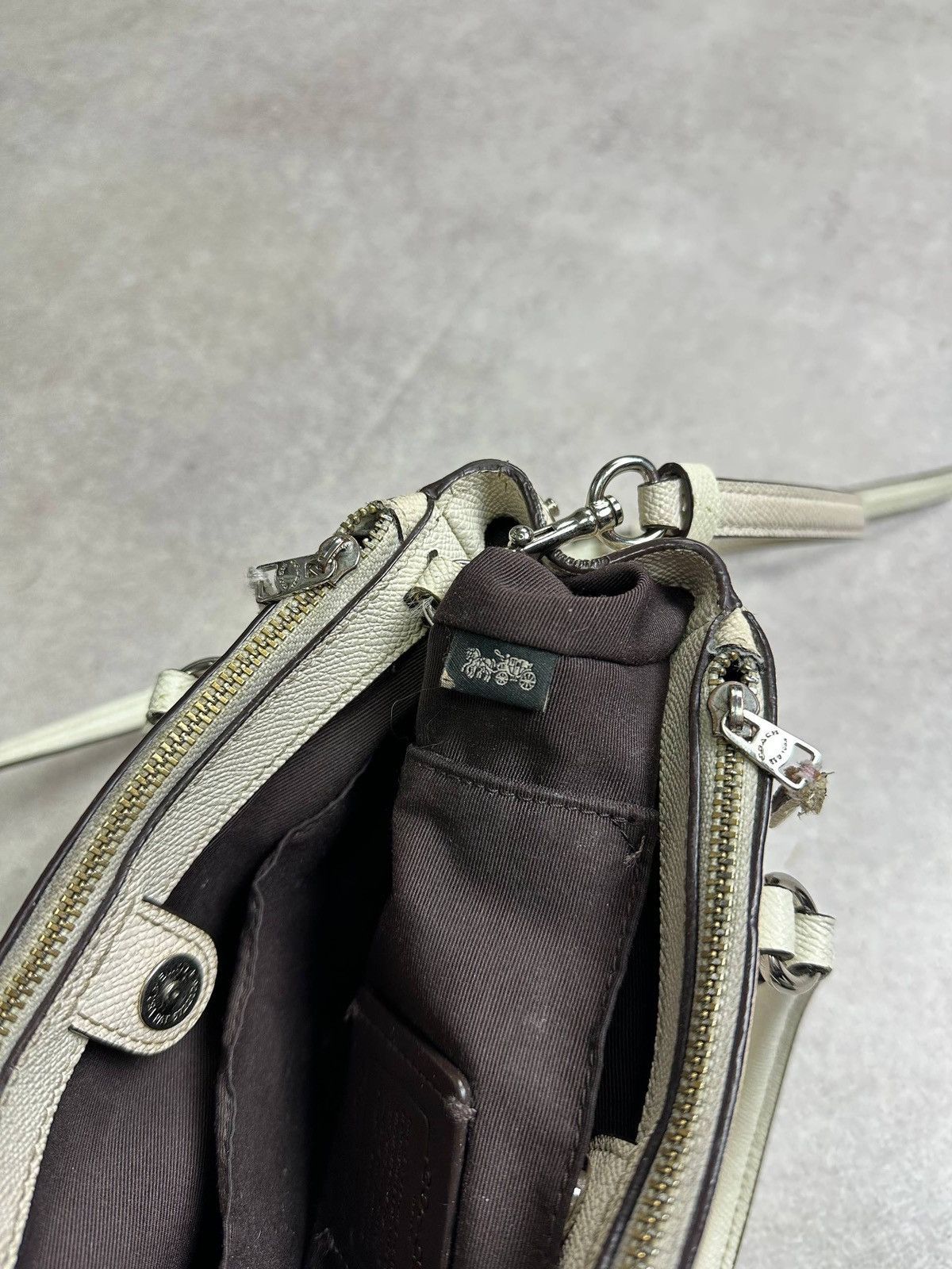 Coach Coach White Leather Shoulder Bag Size ONE SIZE - 15 Thumbnail