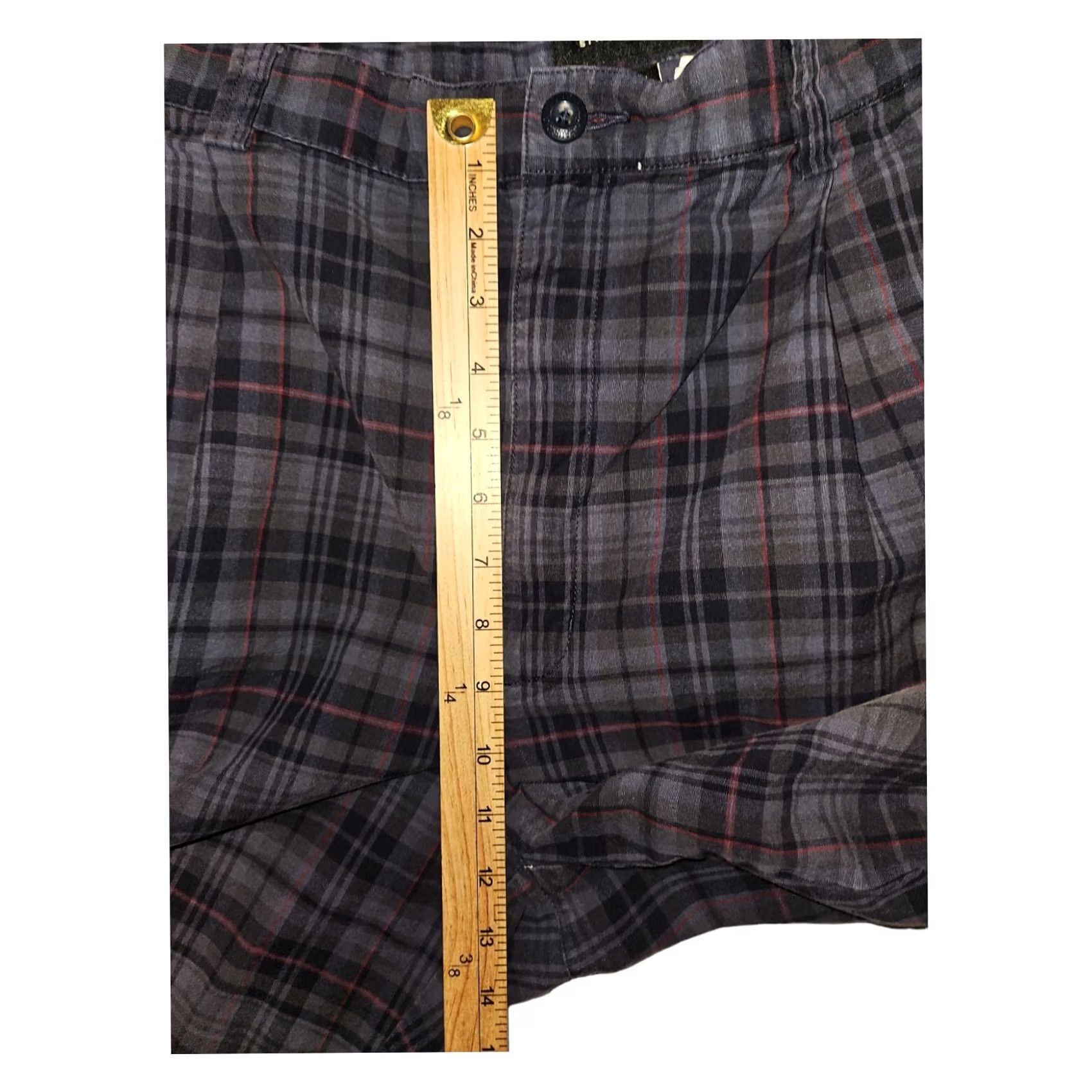 Eddie Bauer Eddie Bauer Chino Shorts Men's 40 Gray Plaid Pleated Slash Pockets Outdoors Size US 40 / EU 56 - 4 Thumbnail