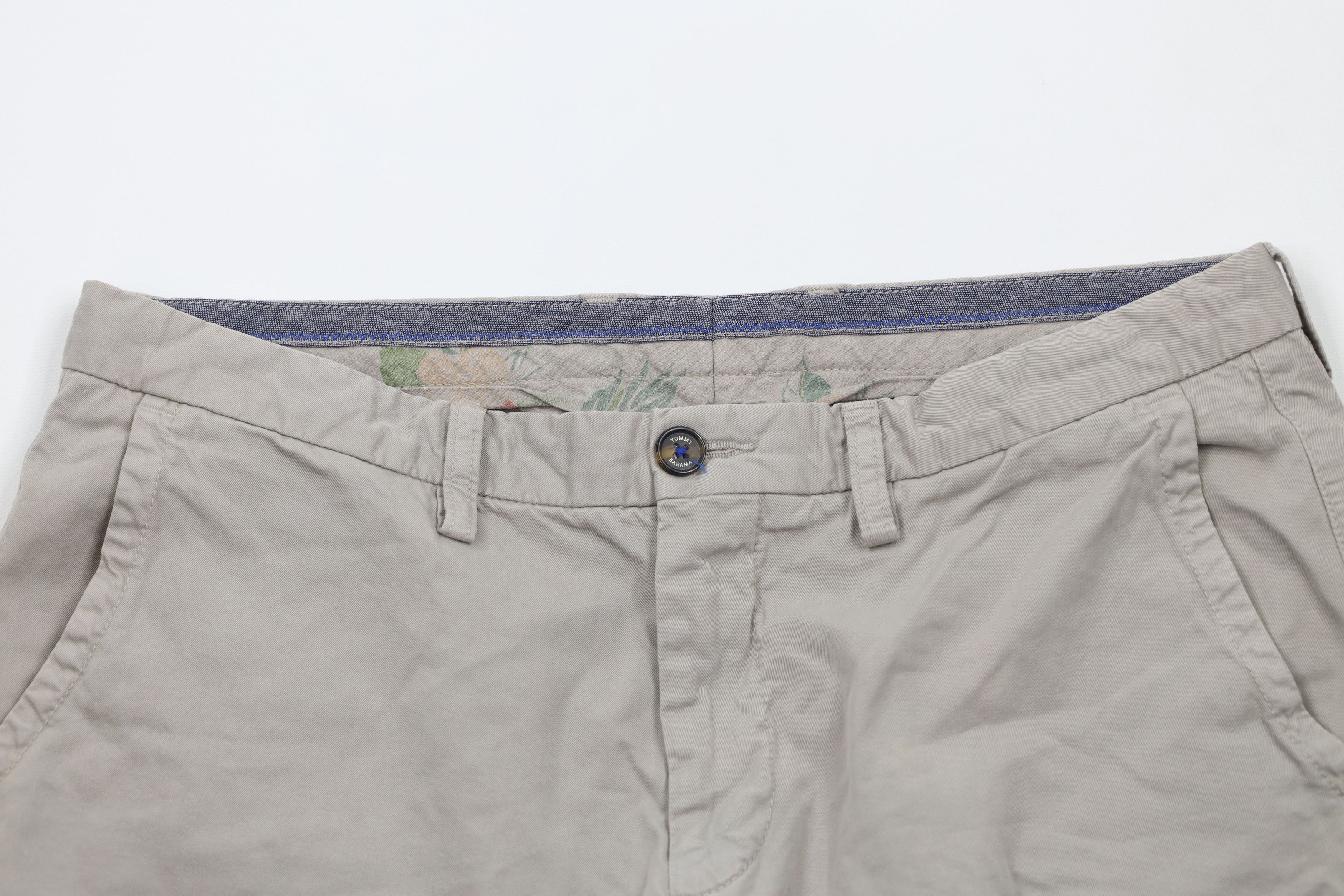 Tommy Bahama × Vintage Vintage Y2K Tommy Bahama Knee Golfing Chino Shorts Gray Size US 34 / EU 50 - 2 Thumbnail