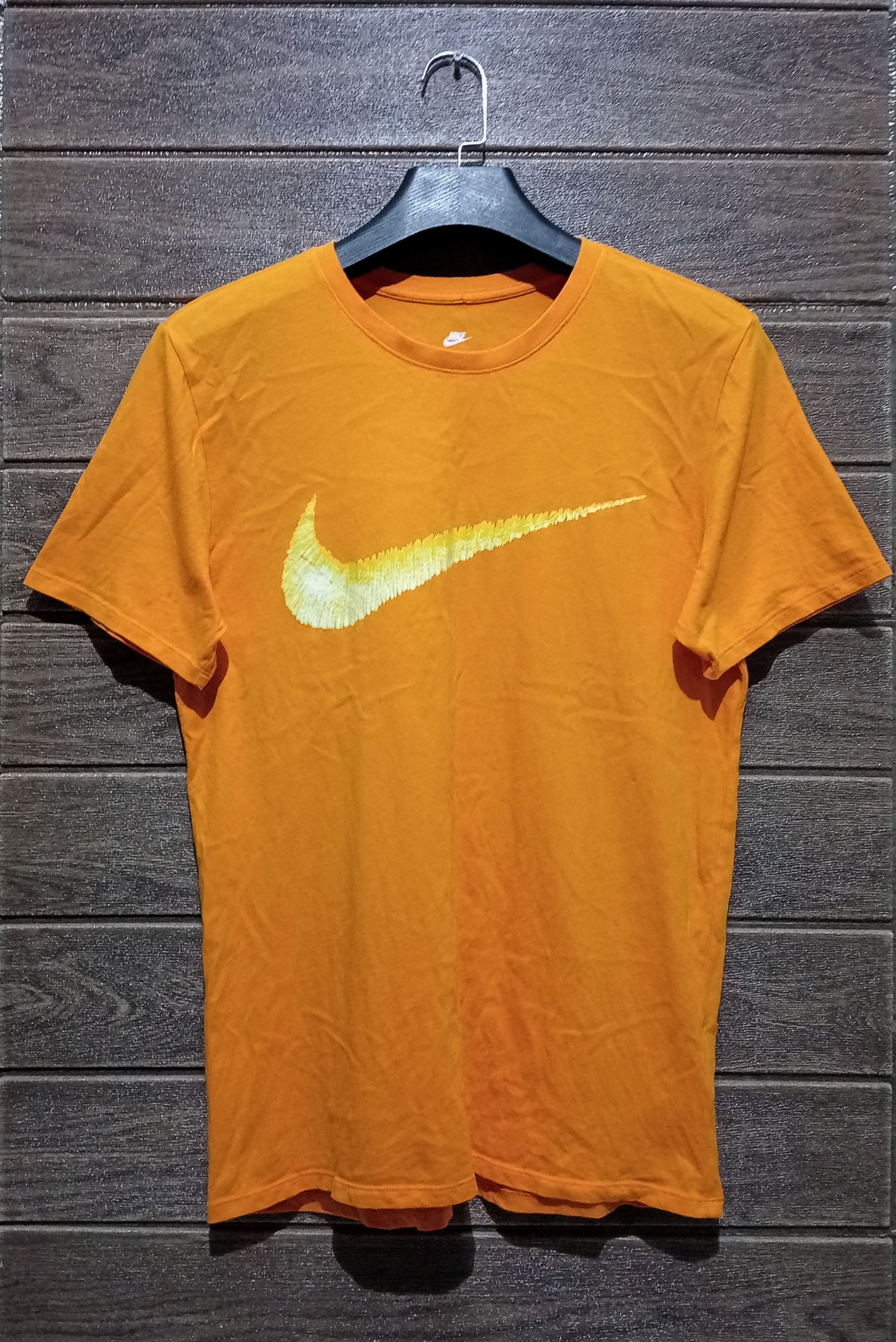 Nike shatter limits t shirt outlet