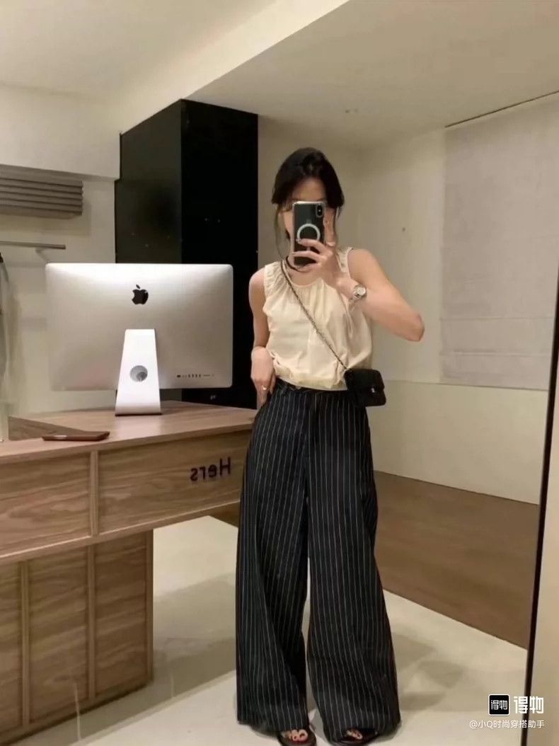 Balenciaga Balenciaga size 44 Black and white striped trousers Size US 28 / EU 44 - 6 Thumbnail
