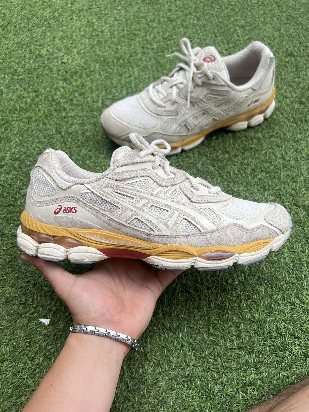 Asics ASICS GEL-NYC Cream Oatmeal 1201a789 Size US 9 / EU 42 - 1 Thumbnail
