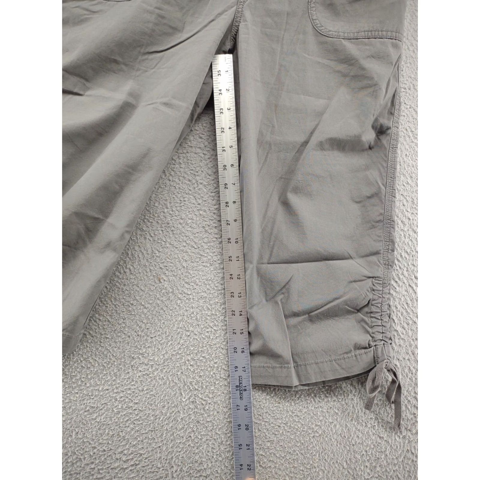 Vintage Cabela's Casuals Capri Cargo Style Pants Women Size 4 Gray Cotton Capris Outdoor Outdoor Clothing Womens Capris Size 27" / US 4 / IT 40 - 6 Thumbnail