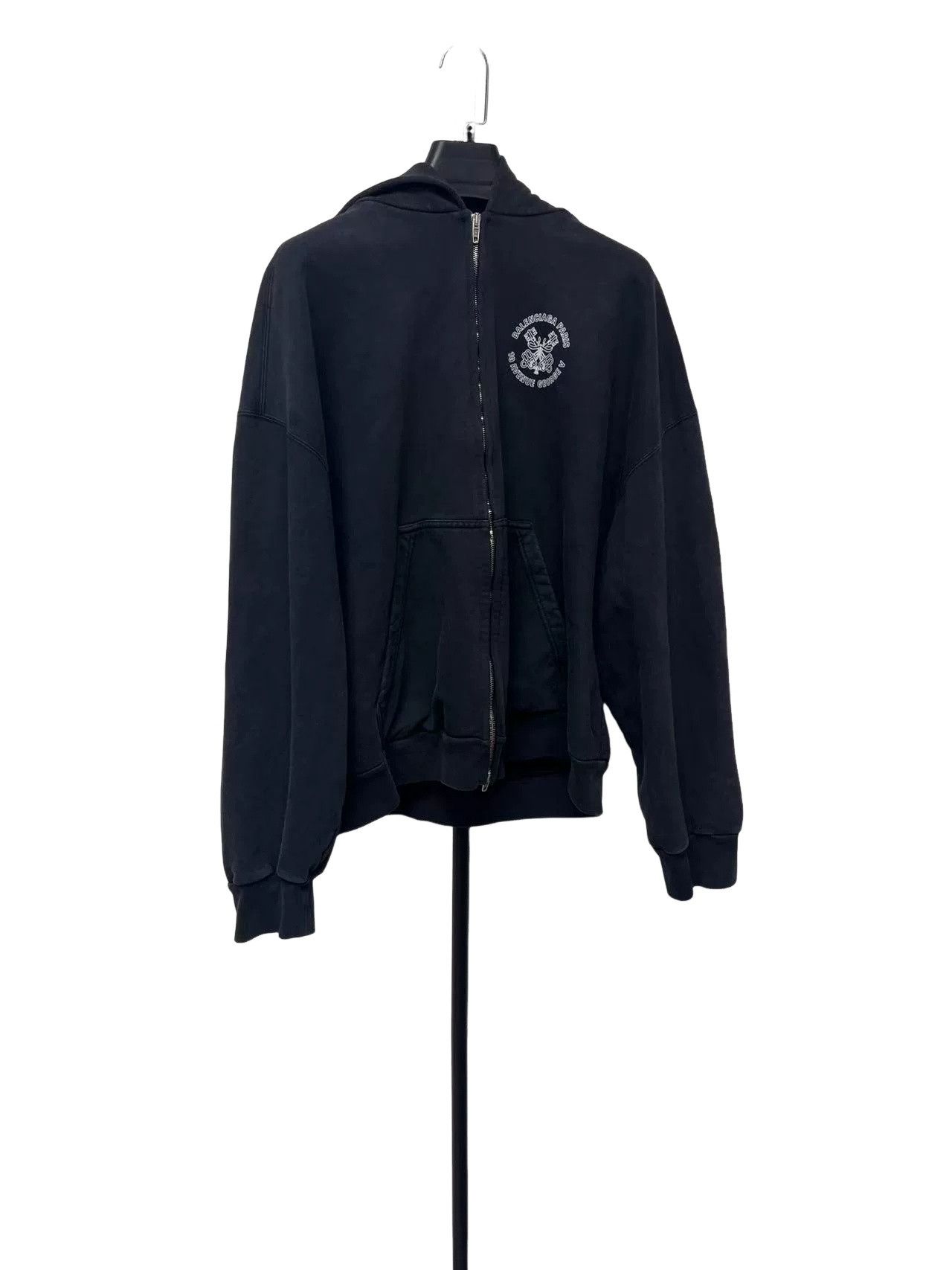 Balenciaga Balenciaga George V Logo Zip Hoodie L Size US L / EU 52-54 / 3 - 1 Thumbnail