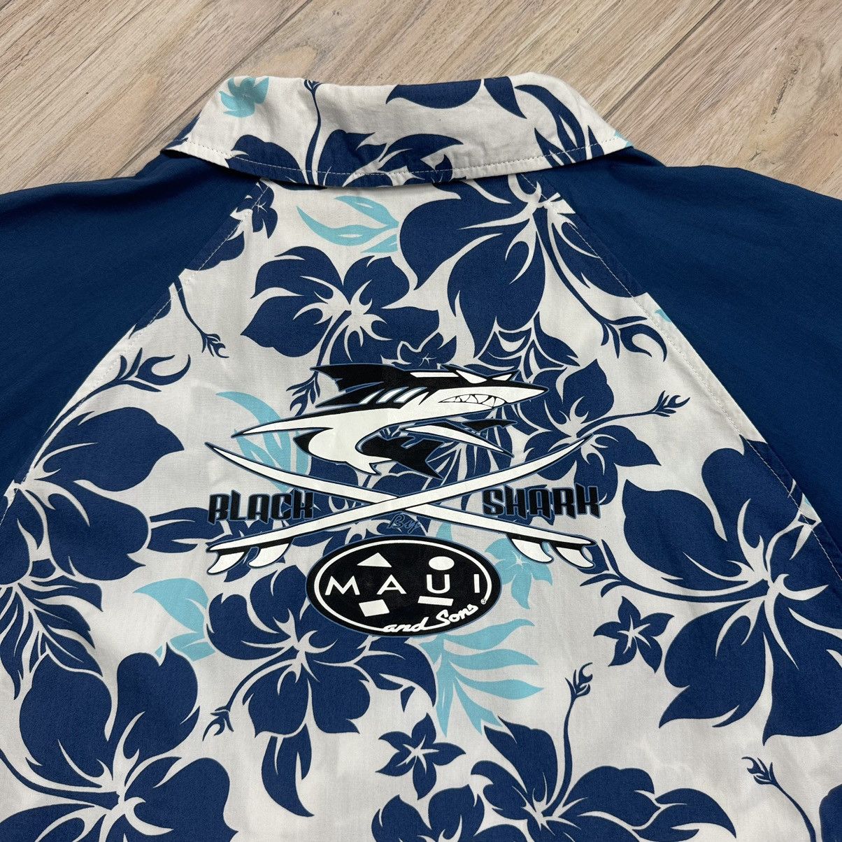 Maui and Sons Rare Vintage Maui and Sons Black Shark Print Hawaiian Shirt Size US XL / EU 56 / 4 - 6 Thumbnail
