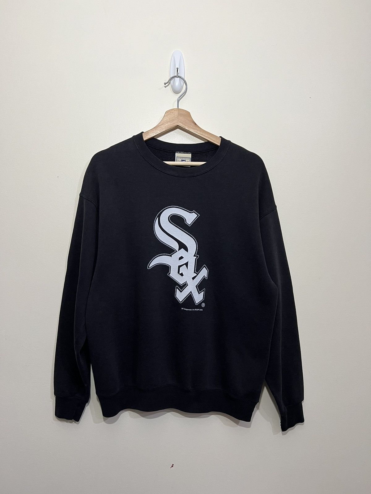 Vintage selling 2005 World Series Champion Chicago White Sox Embroidered Sweatshirt Lee