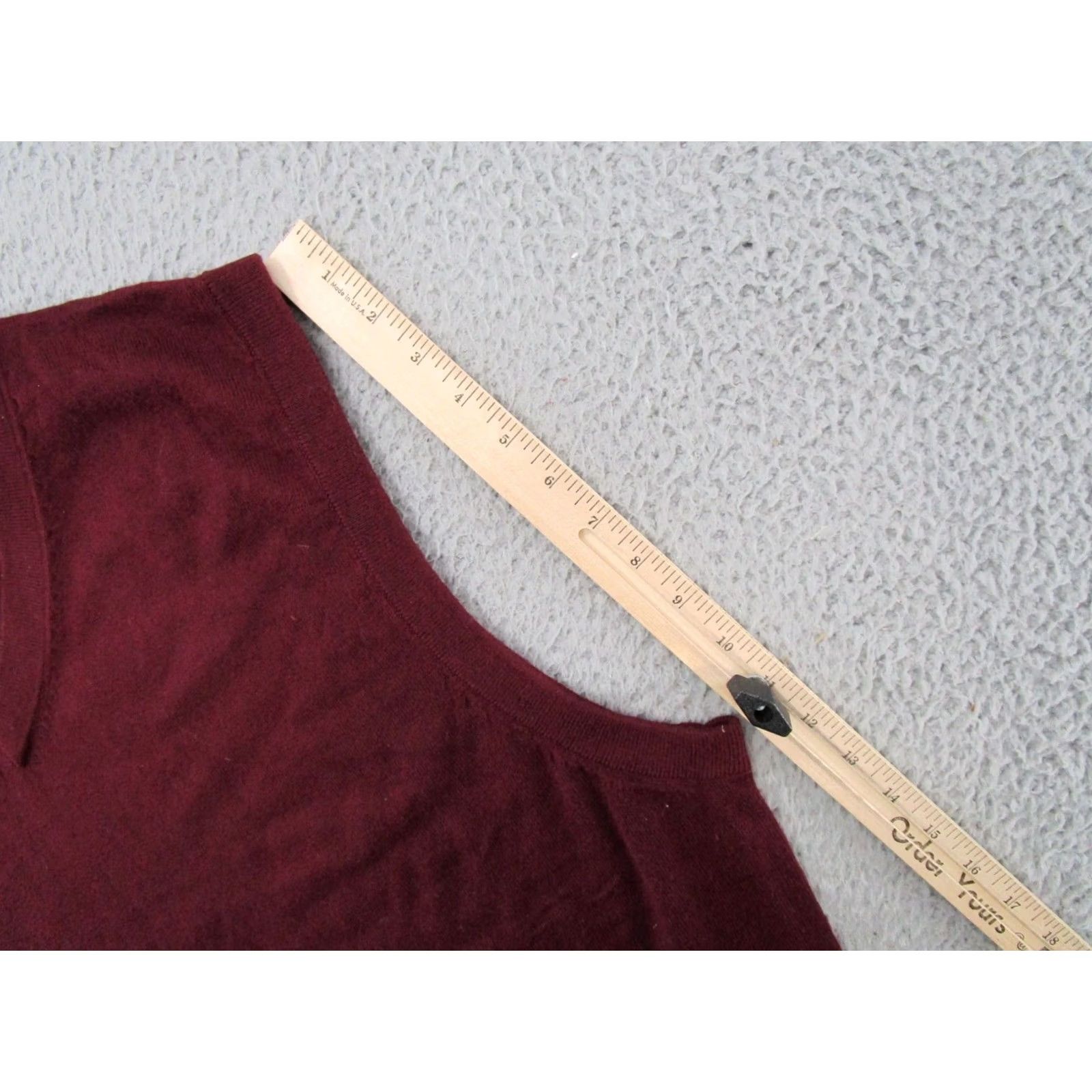 Vintage VINTAGE St. John's Bay Men’s Sweater Vest XL Maroon Knit Vest, Argyle, Polyester, Golf, Casual, Business, Travel, Classic Mens Size US XL / EU 56 / 4 - 6 Thumbnail