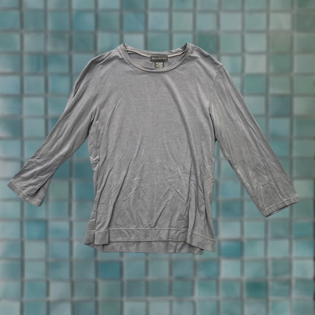 Banana Republic VINTAGE Banana Republic Blouse Womens Medium Gray Round Neck Stretch Semi Fitted Top Size M / US 6-8 / IT 42-44 - 1 Thumbnail