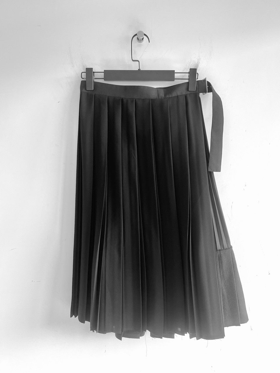 Junya Watanabe JUNYA WATANABE COMME des GARCONS Panel Pleated Wrap Skirt Size 27" / US 4 / IT 40 - 2 Thumbnail