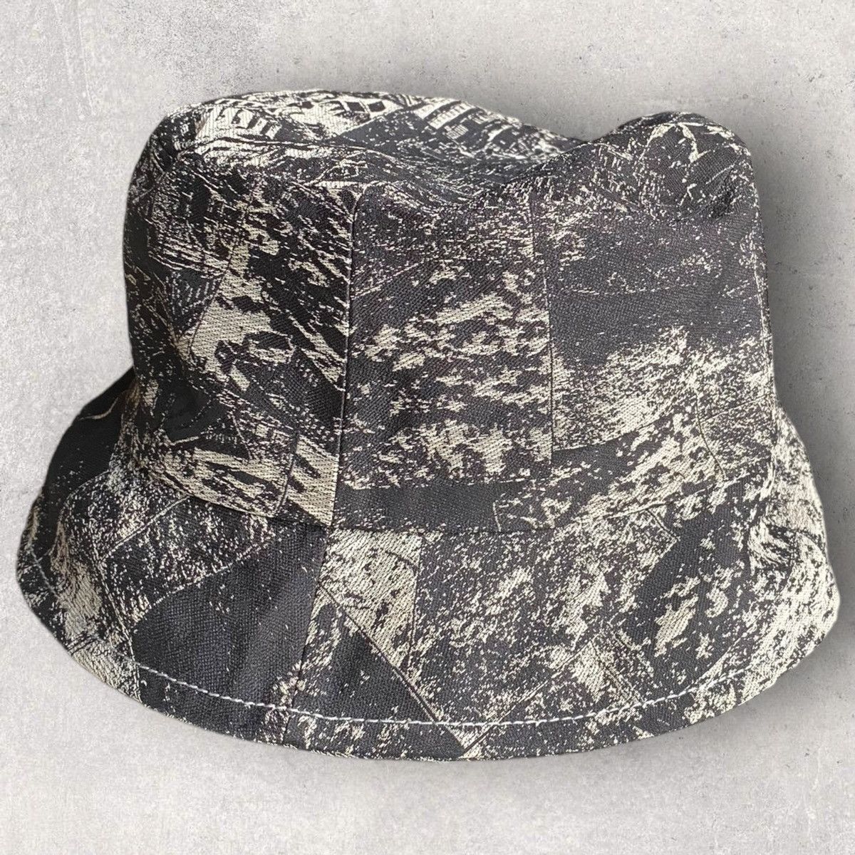 Issey Miyake 2024 APOC ABLE London Diorama Map Reversible Bucket Hat Size ONE SIZE - 5 Thumbnail
