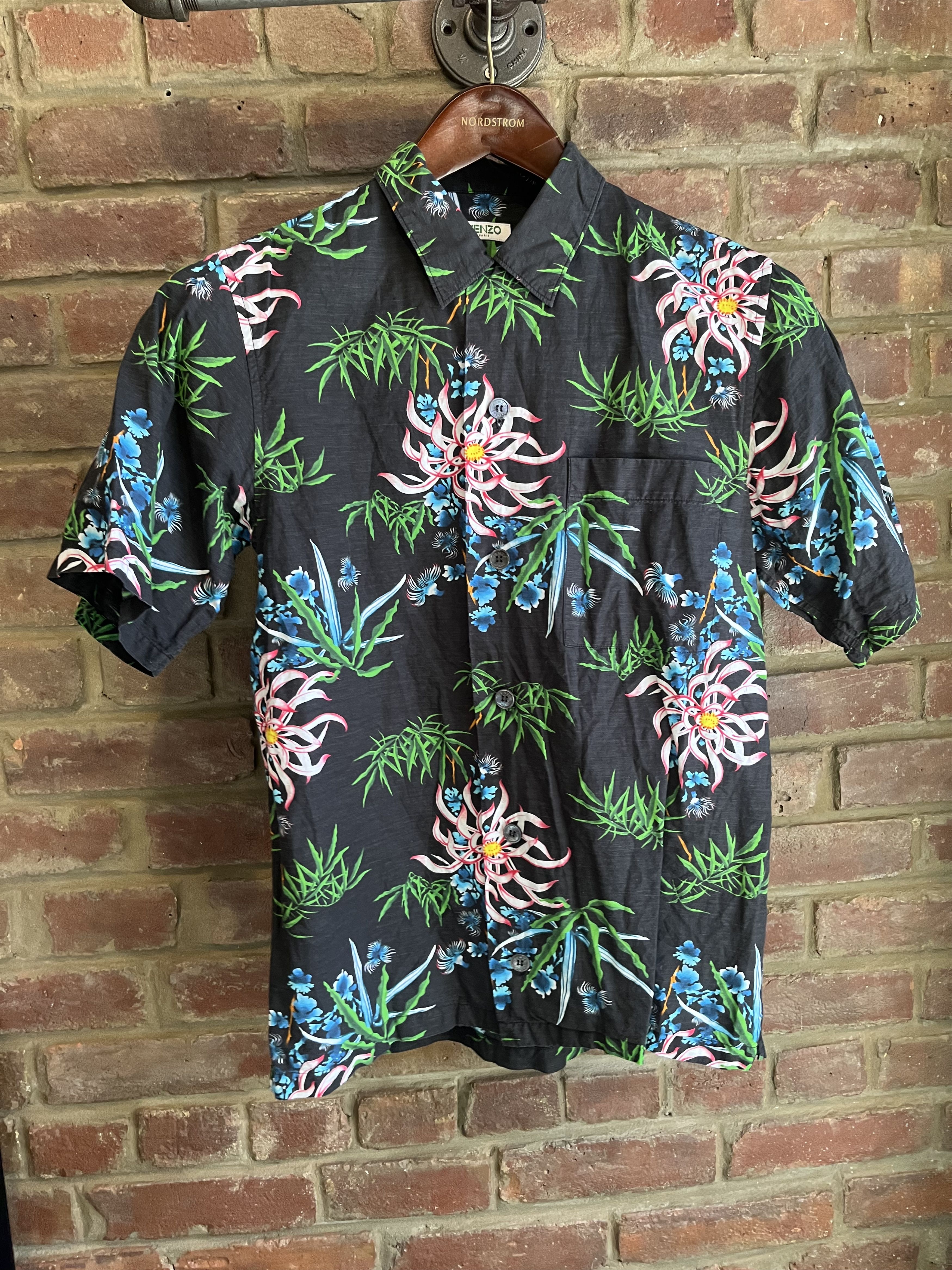 Kenzo Kenzo Hawaiian Flower Print Short-Sleeve Button-Up Shirt Size US S / EU 44-46 / 1 - 2 Thumbnail