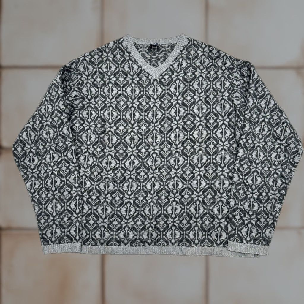 Gap GAP Men’s XL Grey 100% Lambswool V-Neck Sweater Geometric Y2K 2001 Pullover Mens Size US XL / EU 56 / 4 - 1 Thumbnail