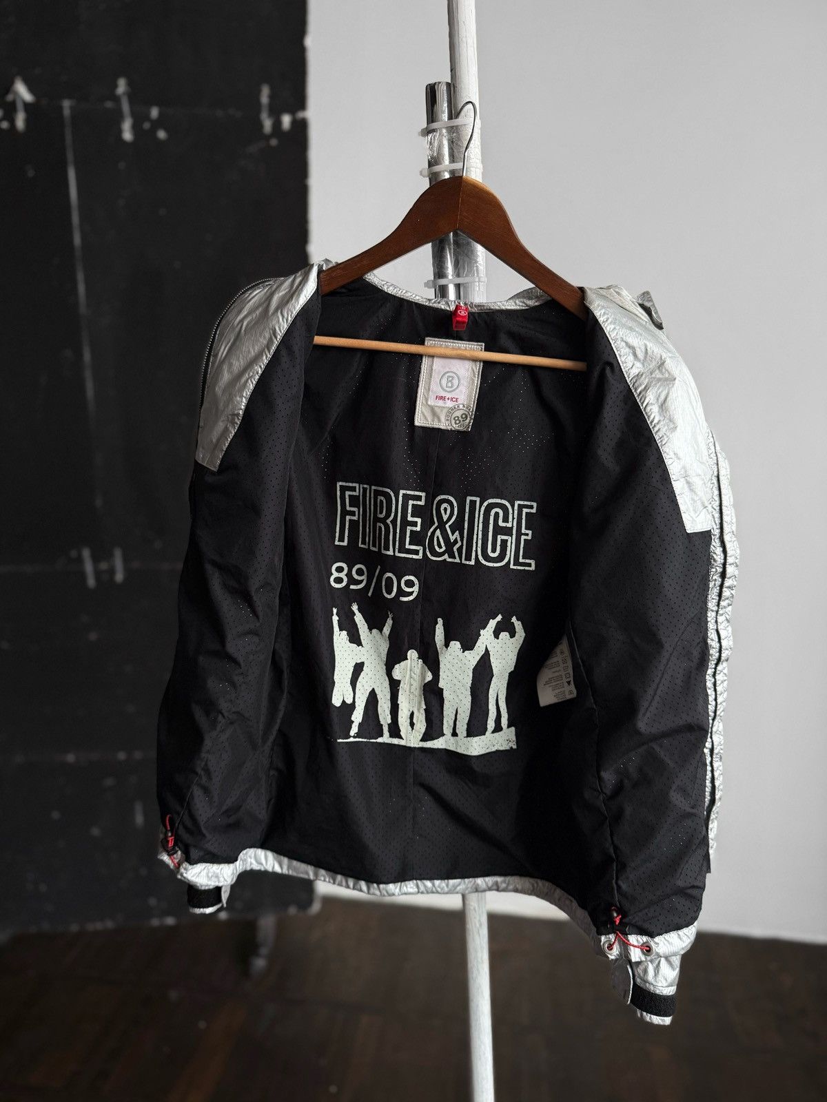 Bogner Bogner Fire + Ice Rare Silver Metallic Hooded Jacket Zip Size XS / US 0-2 / IT 36-38 - 2 Thumbnail