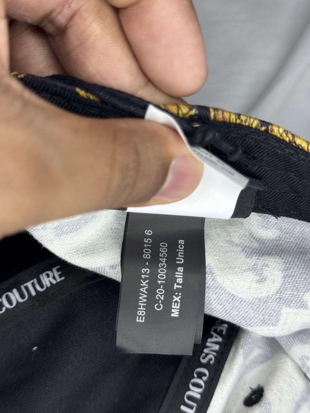 Versace × Versace Jeans Couture Versace Jeans Couture Baroque Print Cap Size ONE SIZE - 5 Thumbnail
