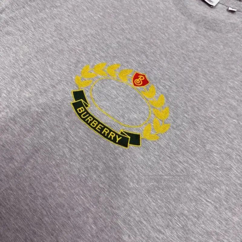 Burberry Burberry Gray Cotton Men's T-Shirt. Size US S / EU 44-46 / 1 - 3 Thumbnail