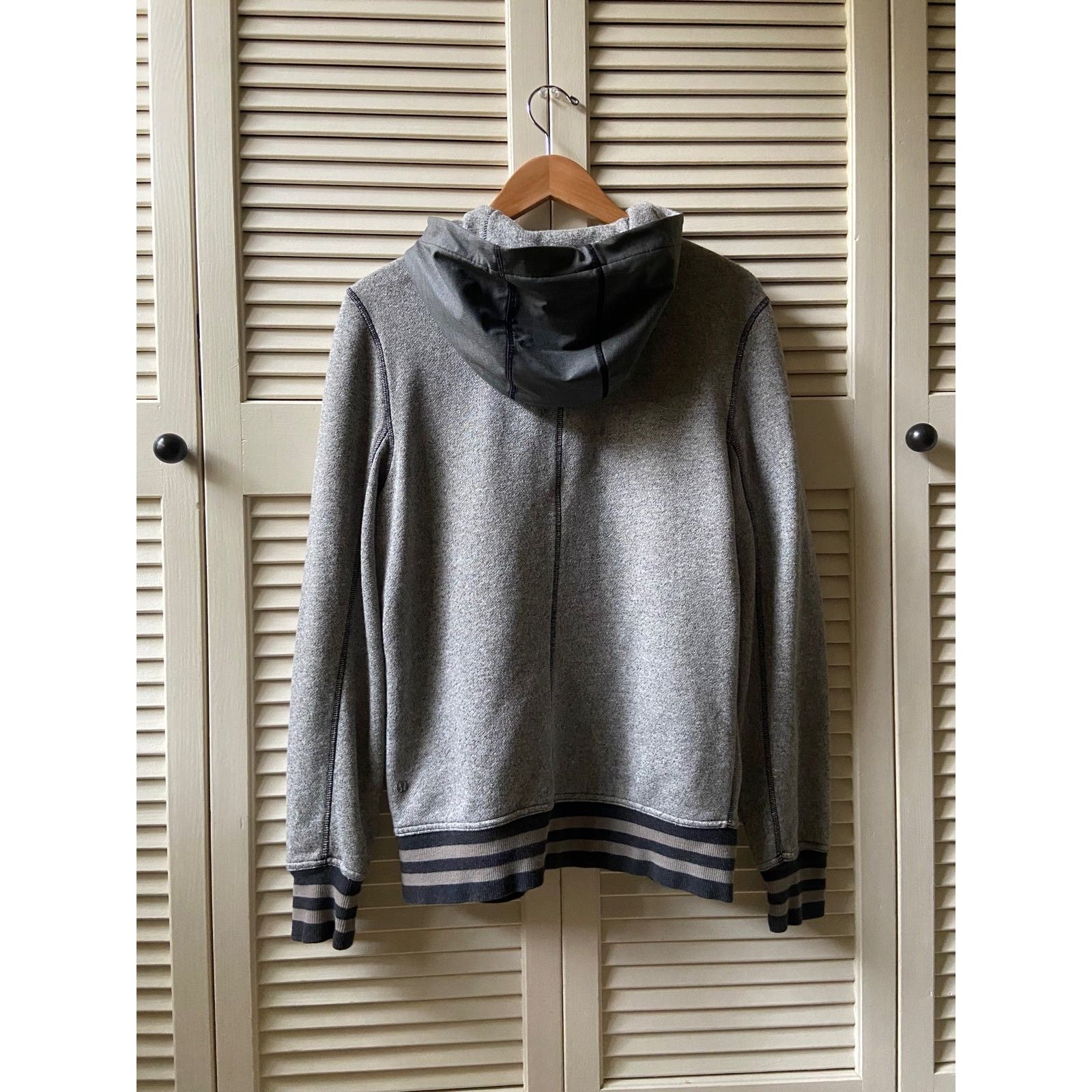 Lululemon LuluLemon Full Zip Grey Hoodie Sweatshirt Jacket Size M Size US M / EU 48-50 / 2 - 3 Thumbnail