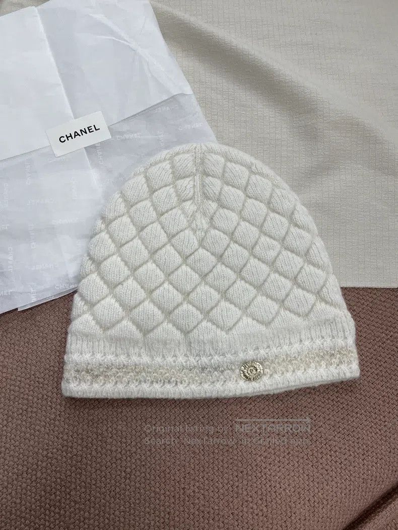 Chanel 26C white cashmere knitted cold hat