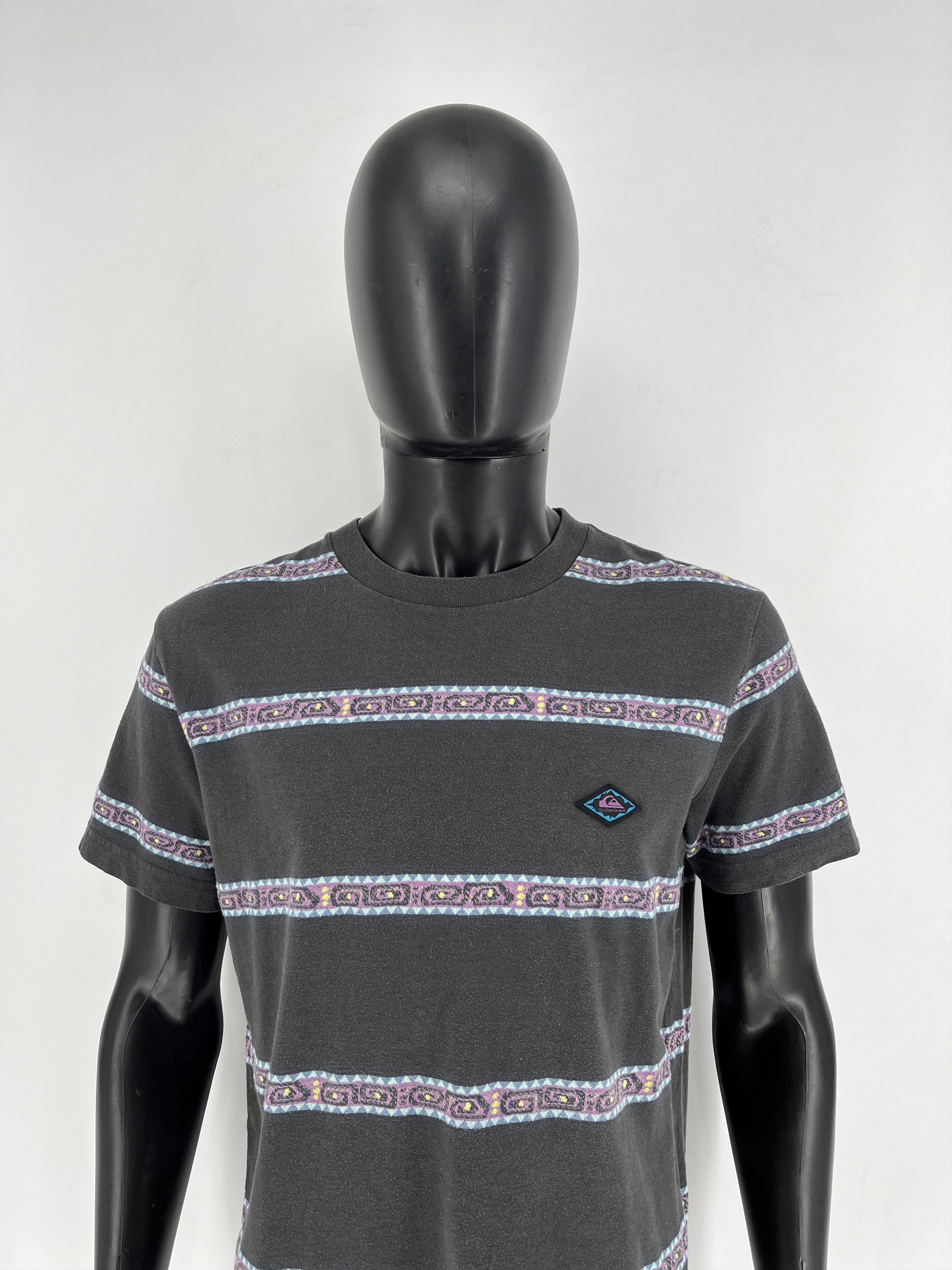 Quiksilver Vintage Quiksilver monogram T-Shirt Size M White Surf Skate Size US M / EU 48-50 / 2 - 1 Thumbnail