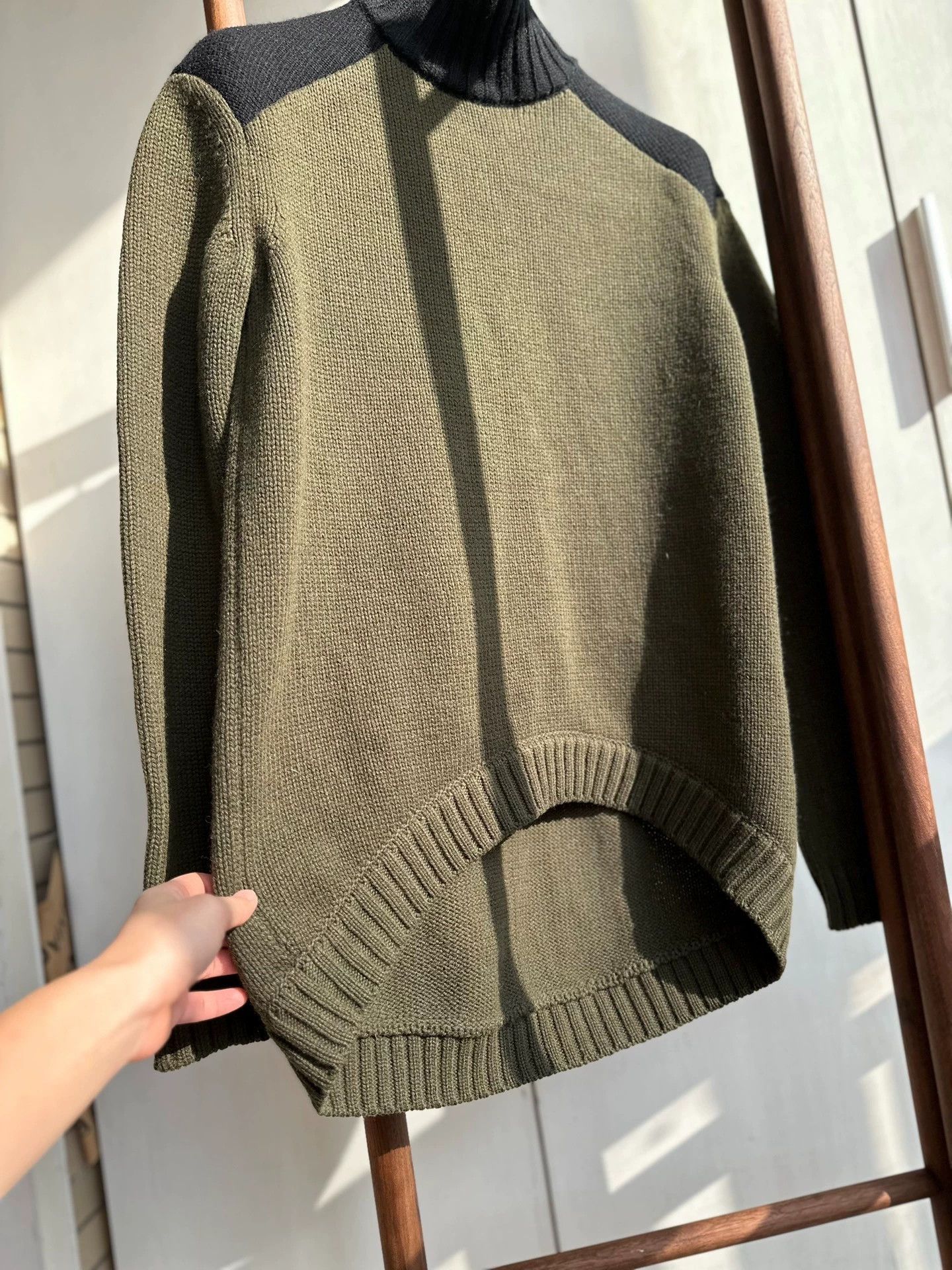 Givenchy Givenchy XS Wool Cashmere Sweater 95+ New Classic Size US XS / EU 42 / 0 - 5 Thumbnail