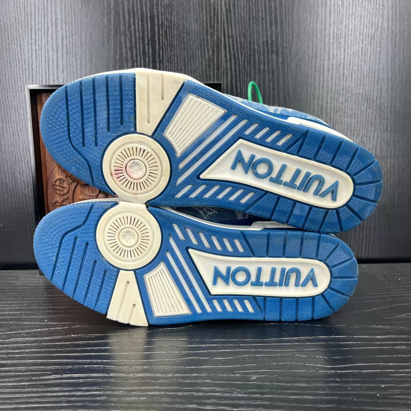 Louis Vuitton LV Trainer White & Blue Denim 5/39 Original Box Size US 6 / EU 39 - 4 Thumbnail
