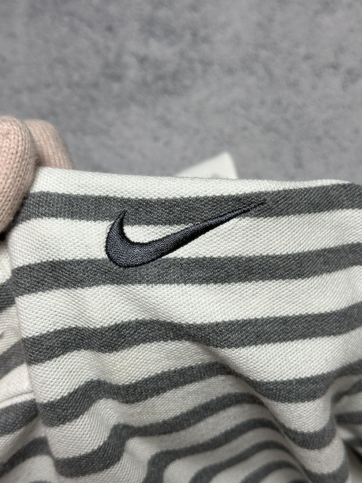 Nike Vintage Nike Striped Polo T-Shirt Y2K Size US S / EU 44-46 / 1 - 5 Thumbnail