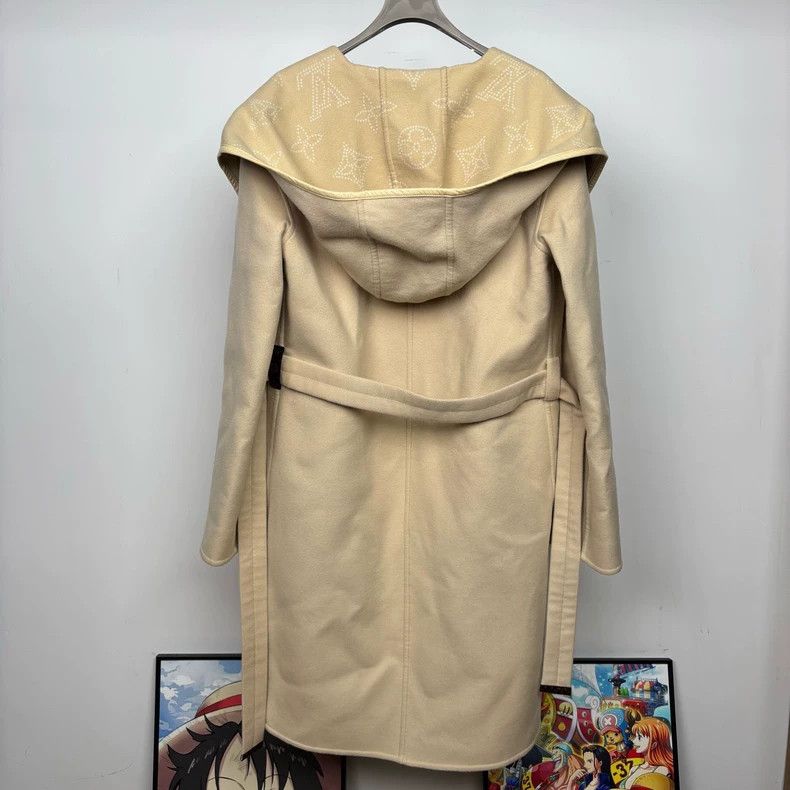 Louis Vuitton Louis Vuitton Oatmeal big old flower full print bathrobe c Size XS / US 0-2 / IT 36-38 - 2 Thumbnail