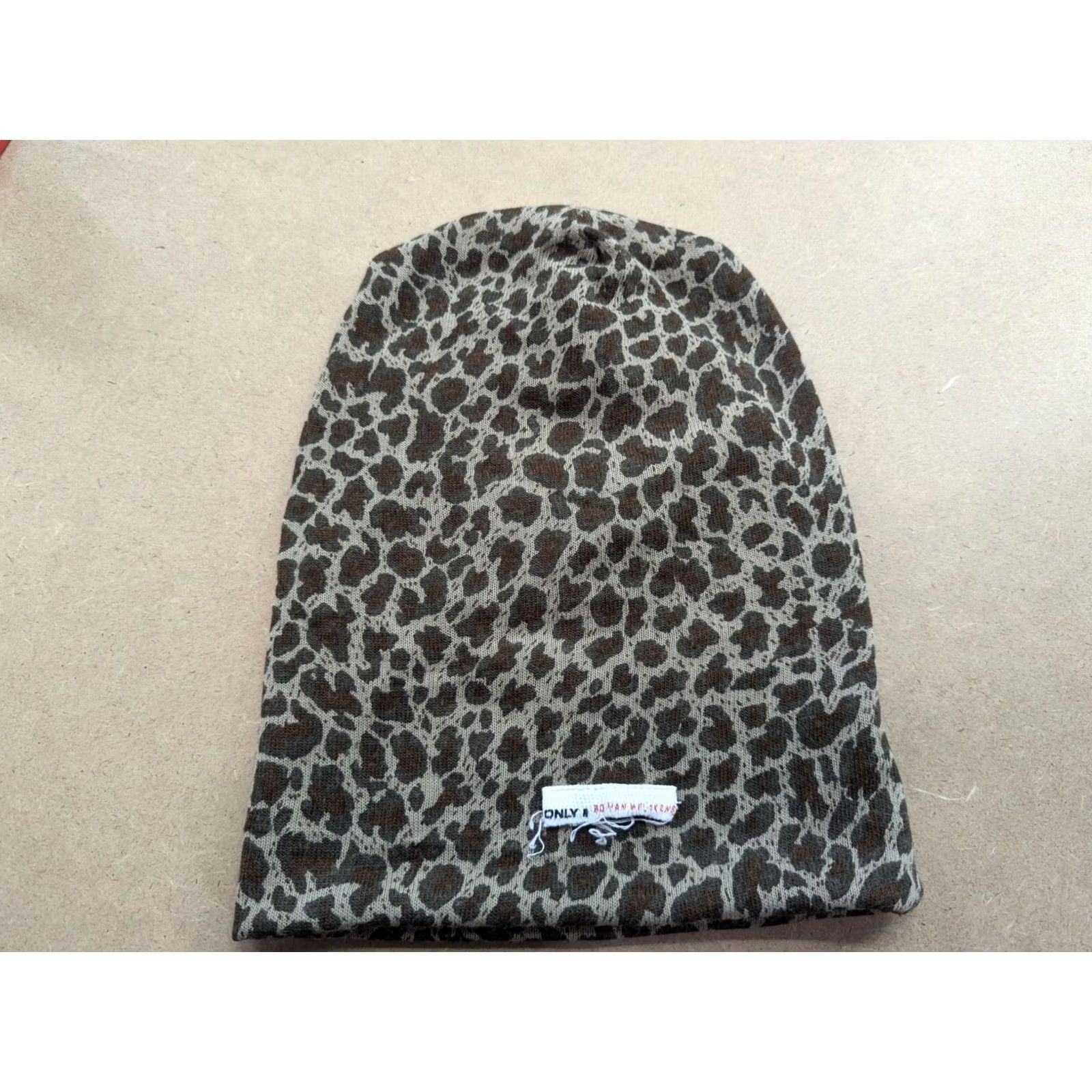 Vintage ONLY & Bo Van Melskens Womens Beanie Hat One Size Wool Anima Print Gray Knit Stretch Mens Womens Boys Girls 90s Concert 2000s Size ONE SIZE - 2 Thumbnail