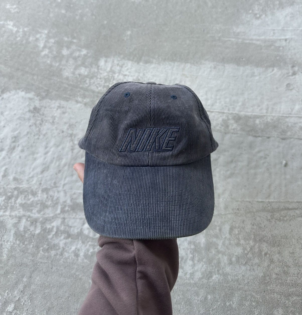 Nike × Velvet × Vintage Vintage 90’s Nike Big Embroidered logo velvet Y2K cap hat Size ONE SIZE - 1 Thumbnail