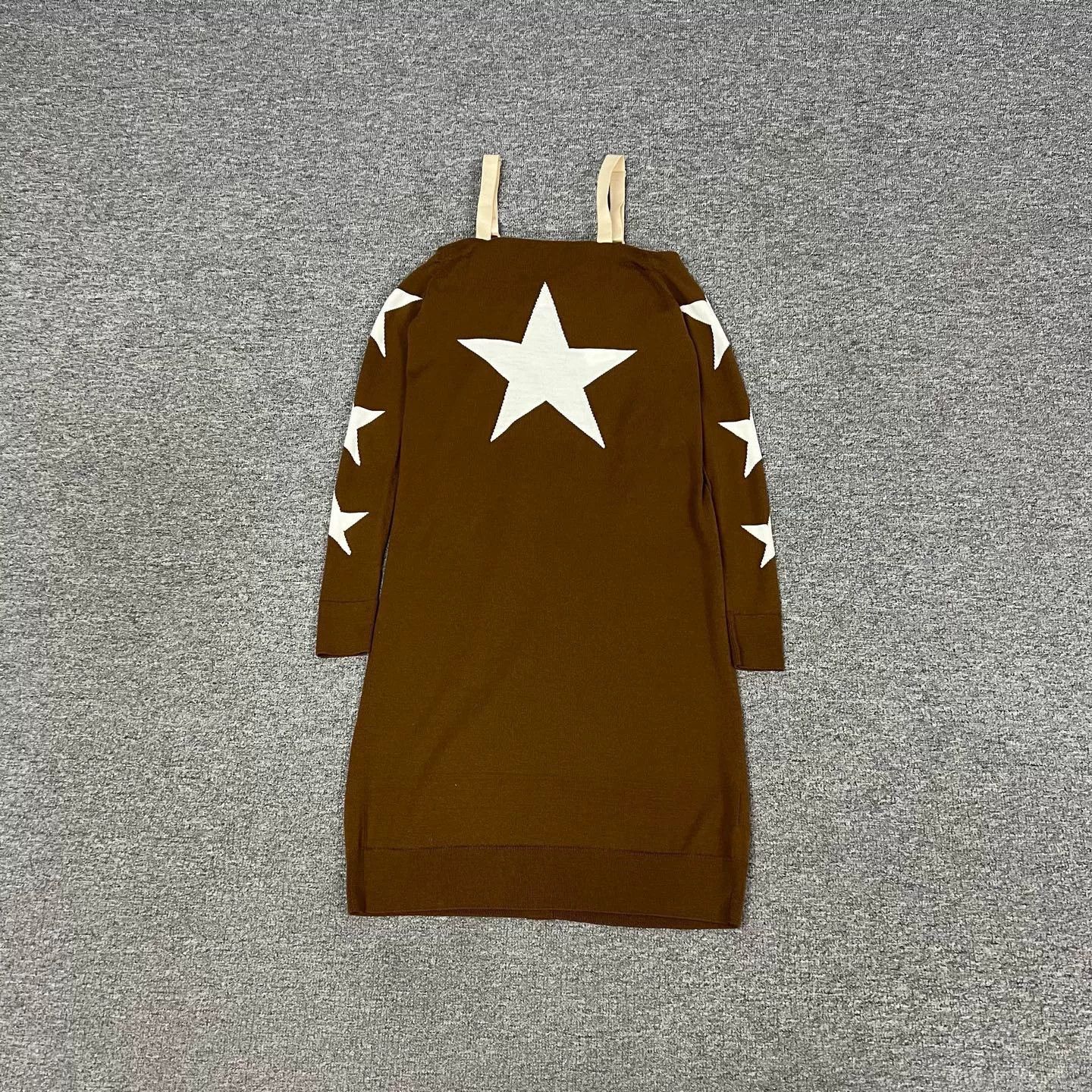 Burberry Burberry Star Knit Dress New UK2 Size M / US 6-8 / IT 42-44 - 1 Thumbnail