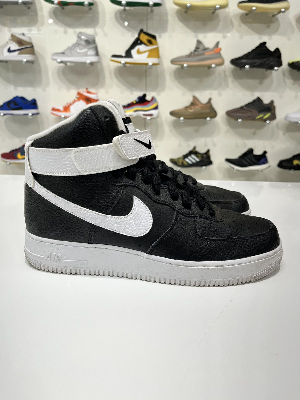 Nike Nike Air Force 1 High Black White Size US 10.5 / EU 43-44 - 6 Thumbnail