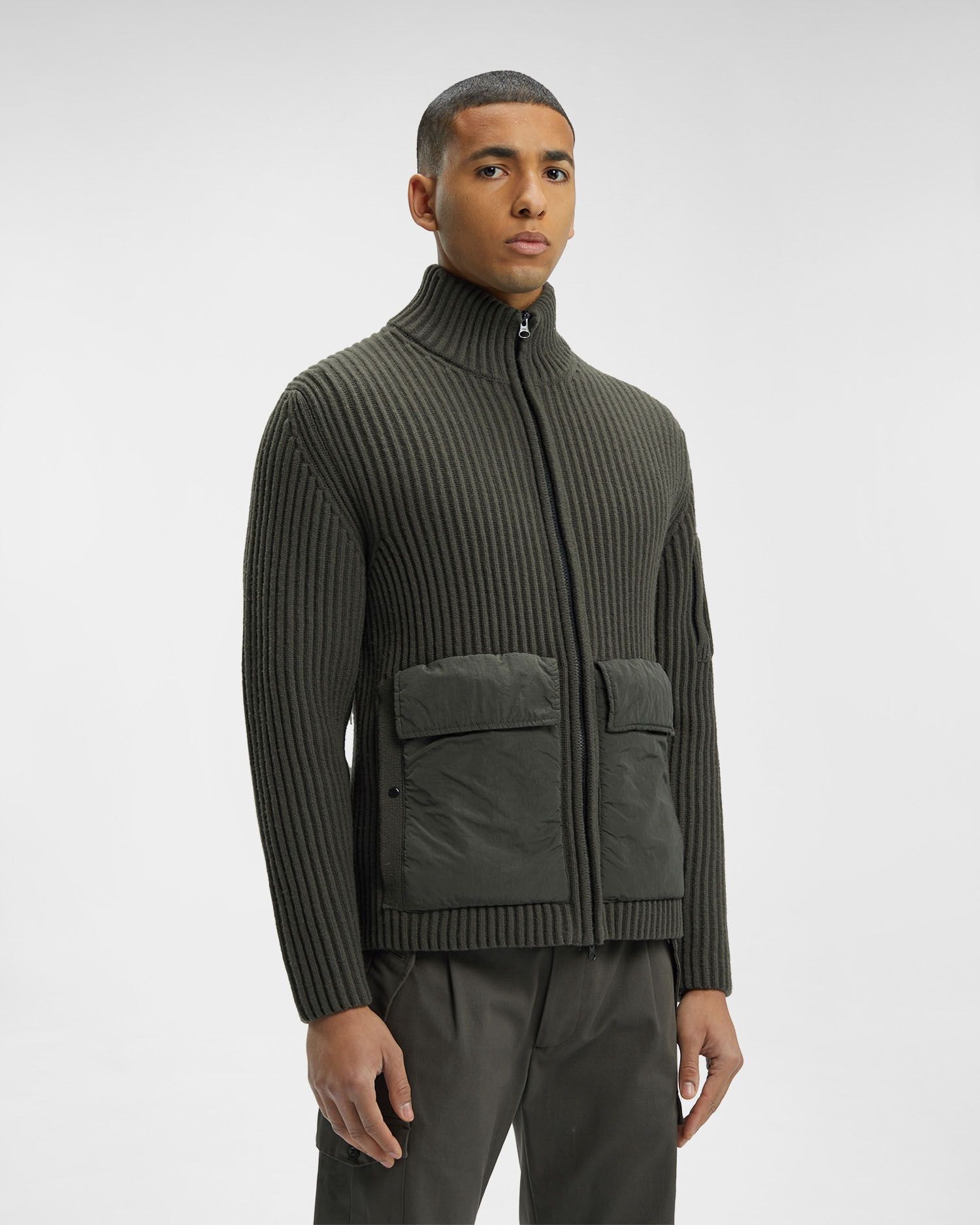 C.P. Company o1y1224 Cardigan in Dark Green Size US M / EU 48-50 / 2 - 2 Thumbnail