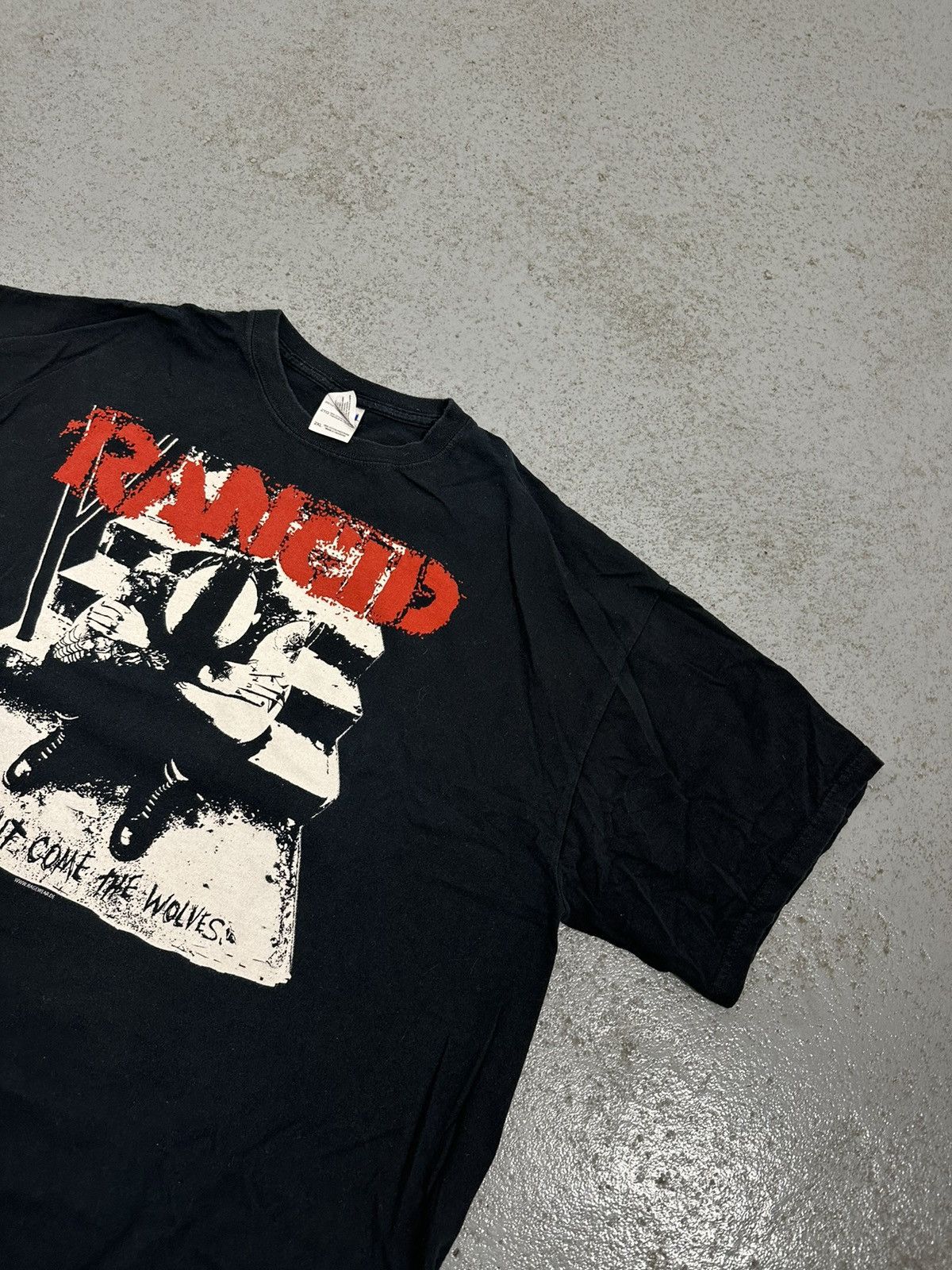 Band Tees Vintage Rancid 2005 And Out Come The Wolves Tee Size US XXL / EU 58 / 5 - 3 Thumbnail