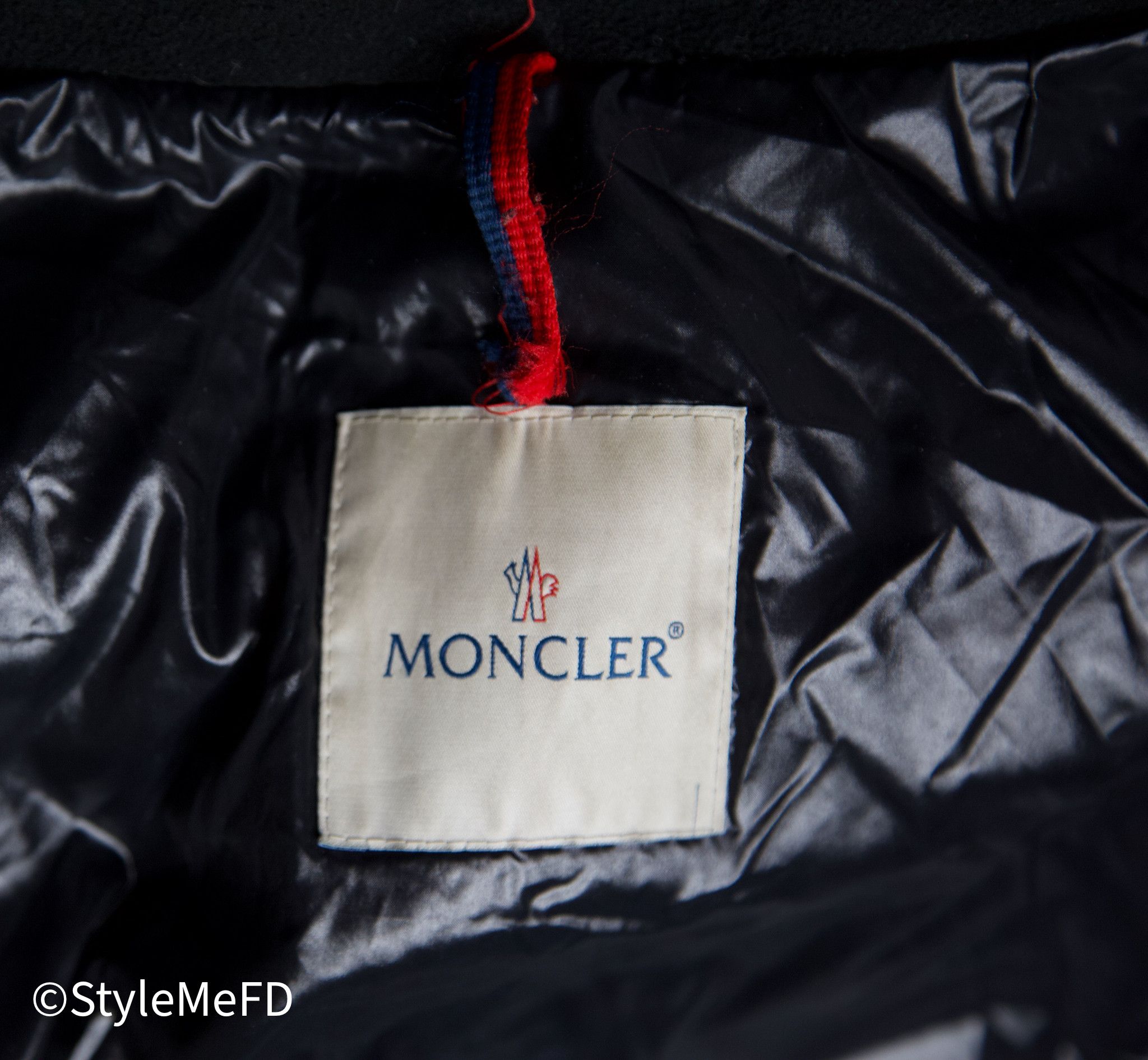 Moncler MONCLER BLACK 'MAYA' HOODED SHORT DOWN JACKET Size US L / EU 52-54 / 3 - 11 Thumbnail