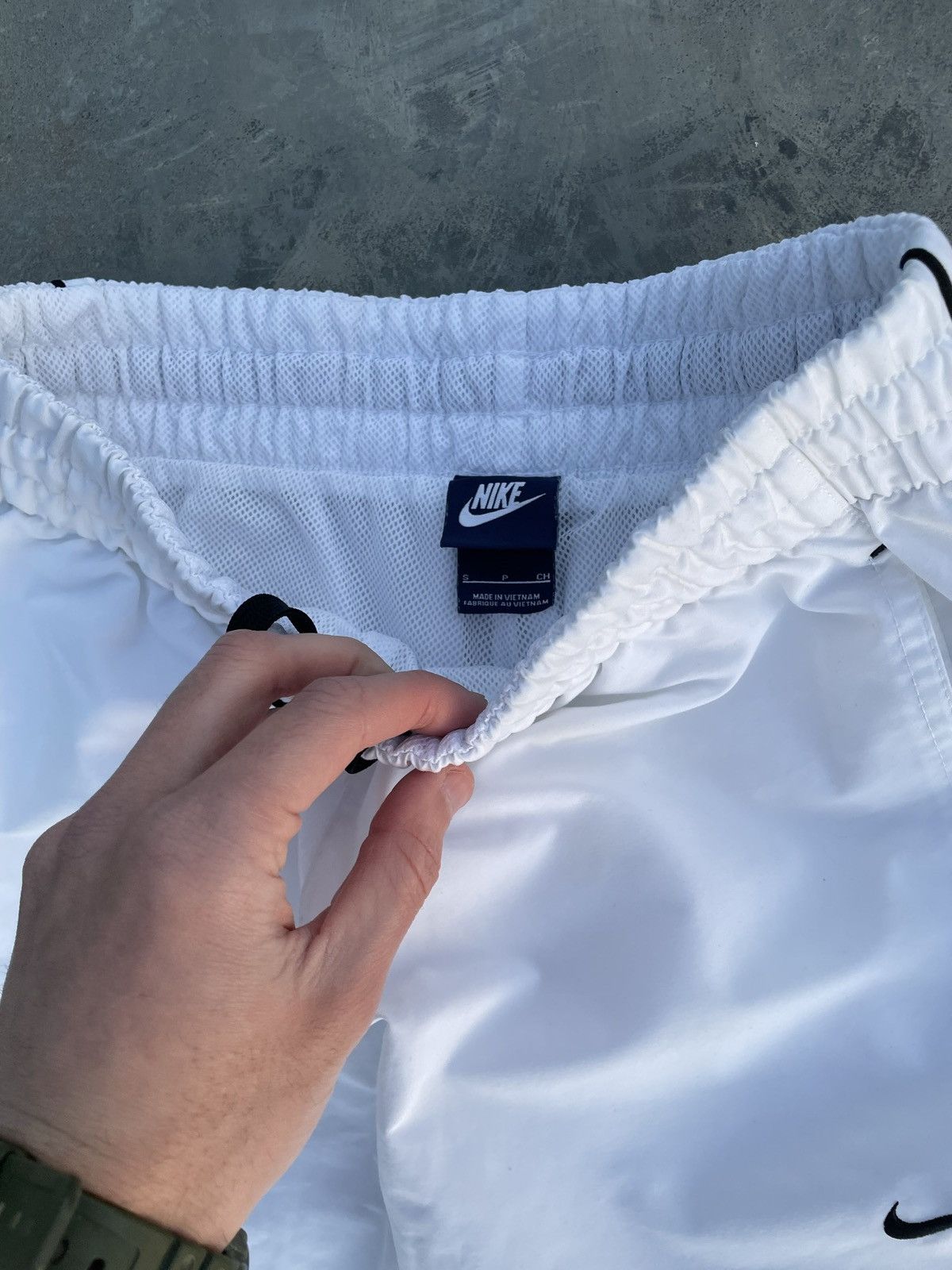 Nike Nike Nylon Drill Y2K Swoosh Embroidered Shorts Size US 30 / EU 46 - 2 Thumbnail
