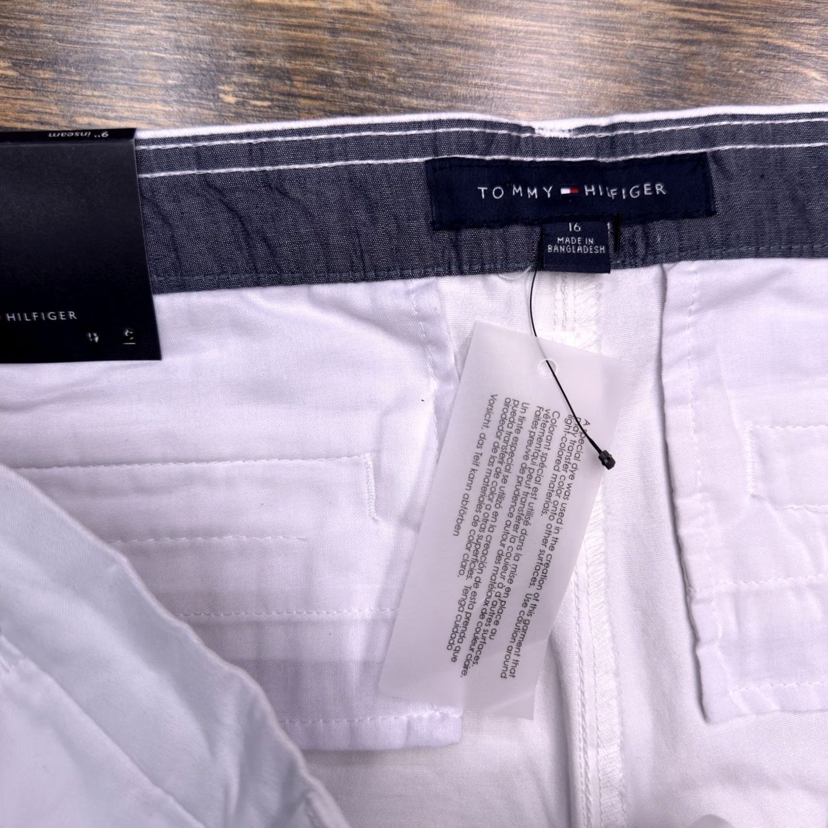 Tommy Hilfiger VINTAGE (No) not vintage; adjust accordingly. Size 38" / US 16 / IT 52 - 5 Thumbnail