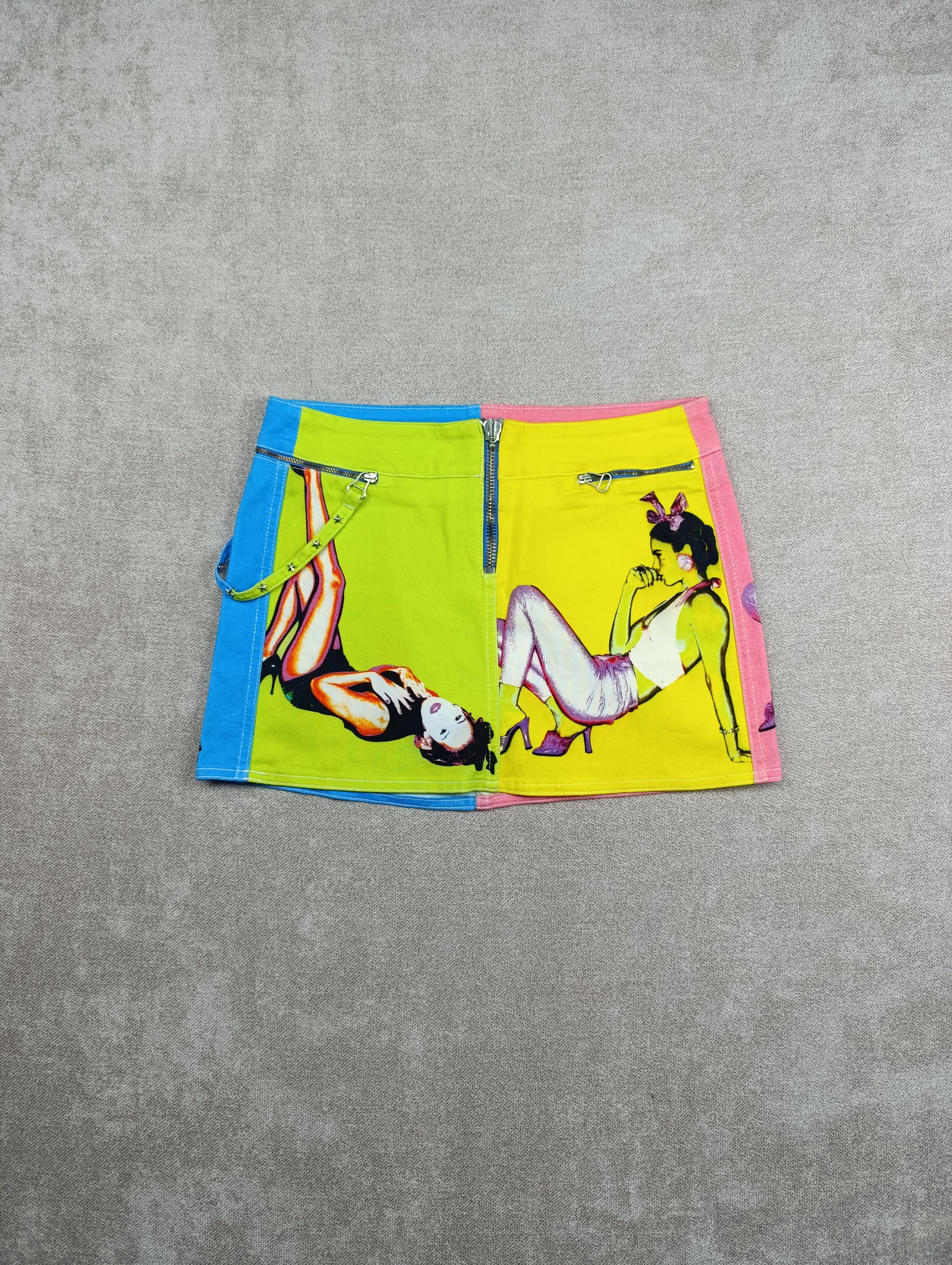 Versace Y2K DONATELLO VERSACE LOW WAISTED COLOURFUL MINI SKIRT Size 27" / US 4 / IT 40 - 1 Thumbnail