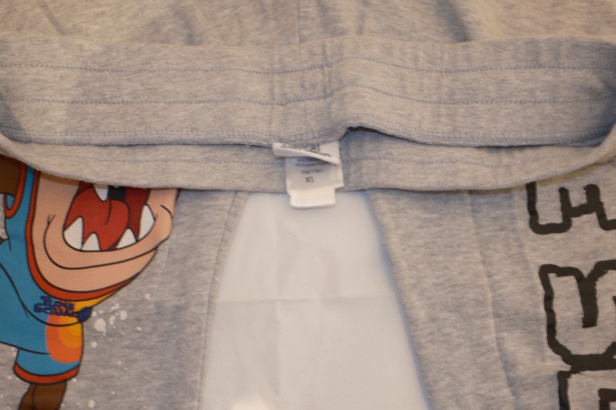 Other Tune squad Taz & Rabbit joggers Men's Medium Size US 30 / EU 46 - 3 Thumbnail